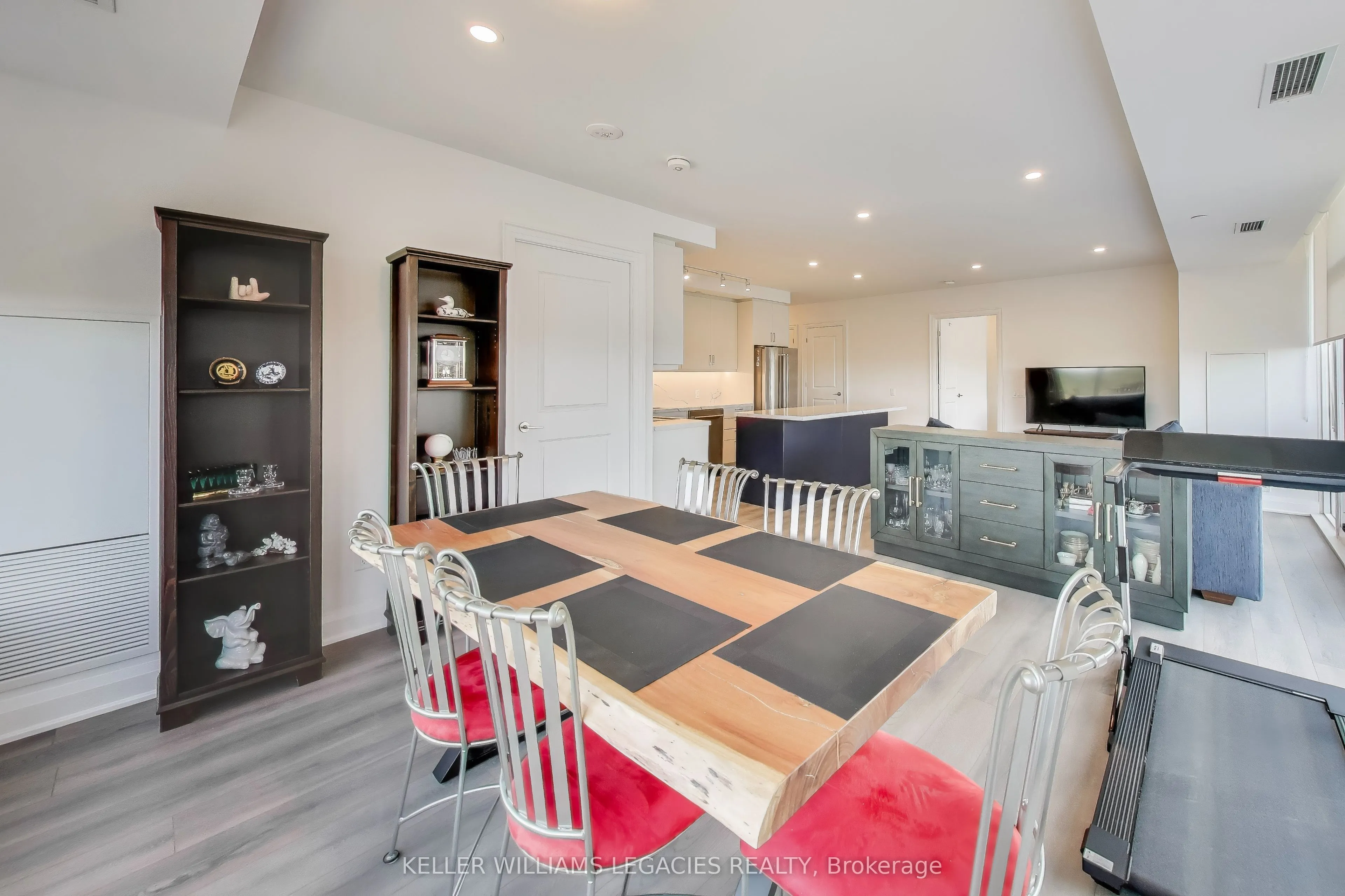 10 Gatineau Drive, #1405