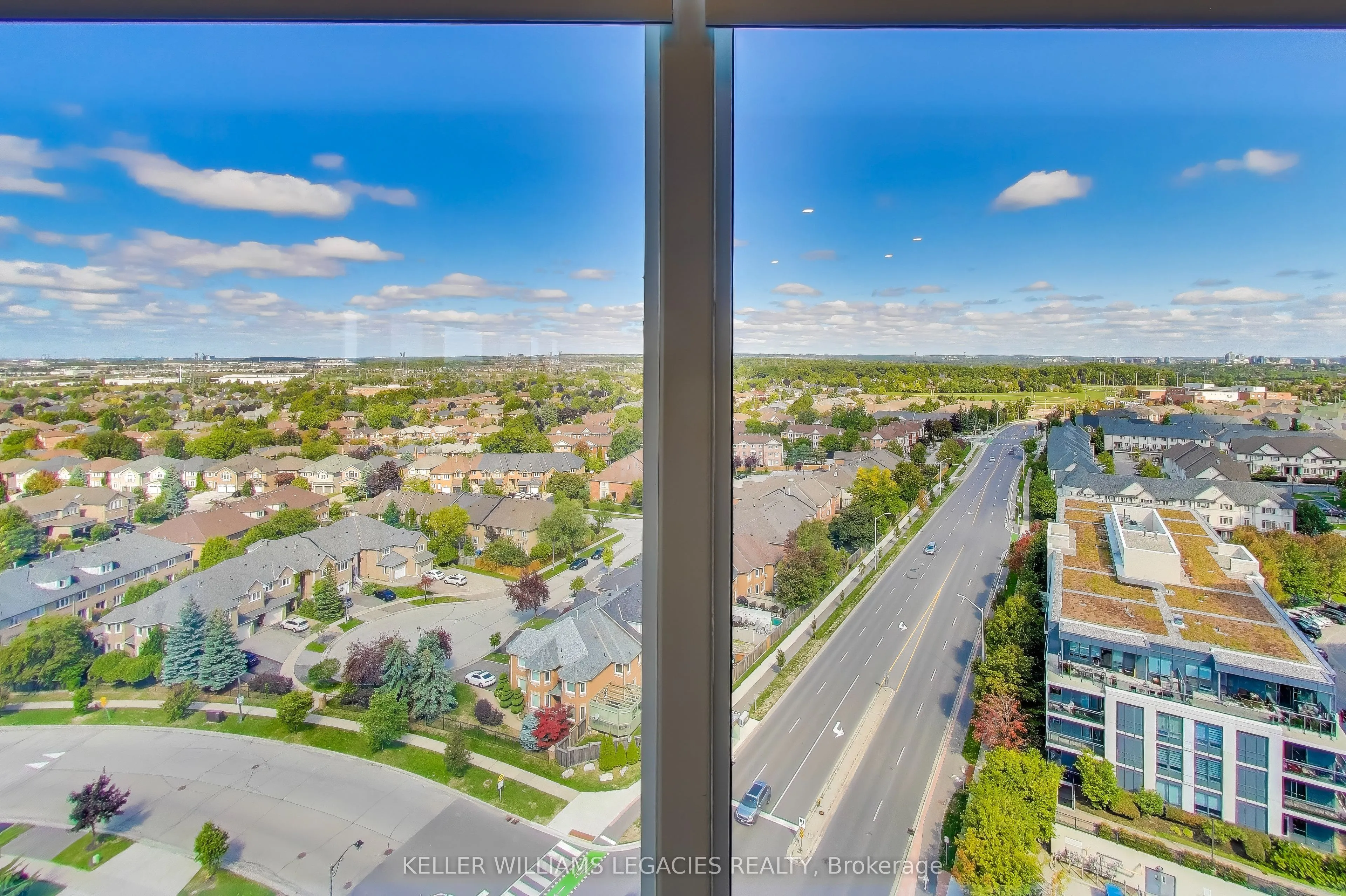 10 Gatineau Drive, #1405