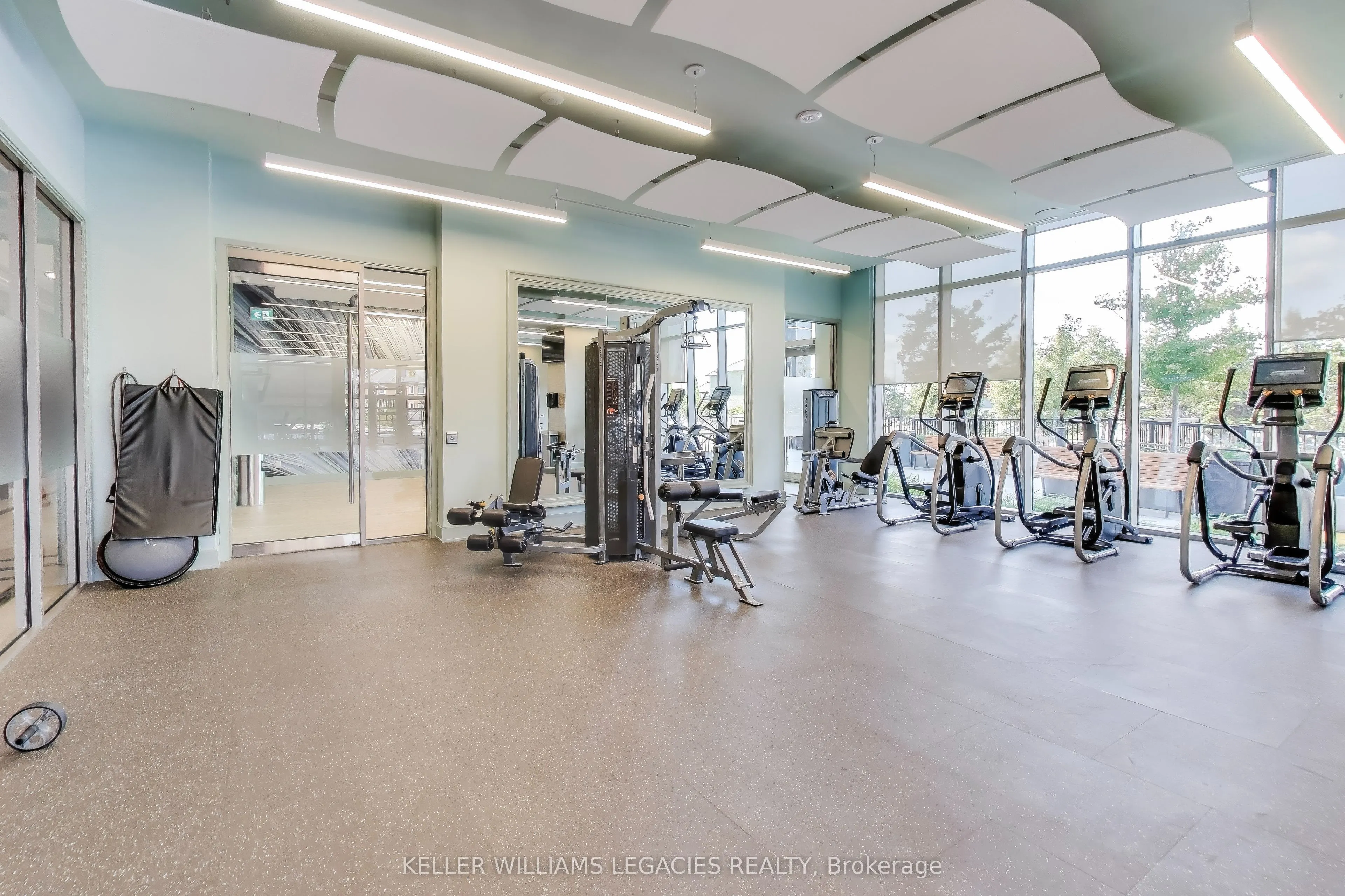 10 Gatineau Drive, #1405