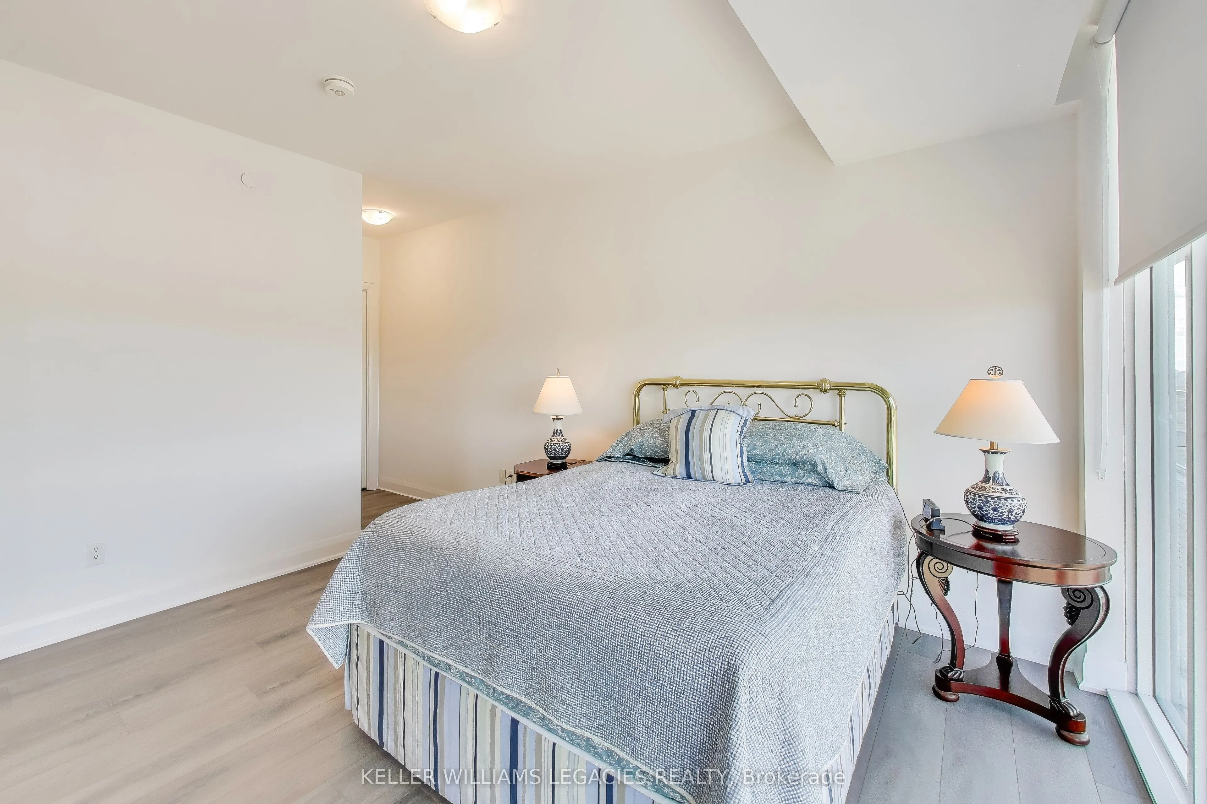 10 Gatineau Drive, #1405