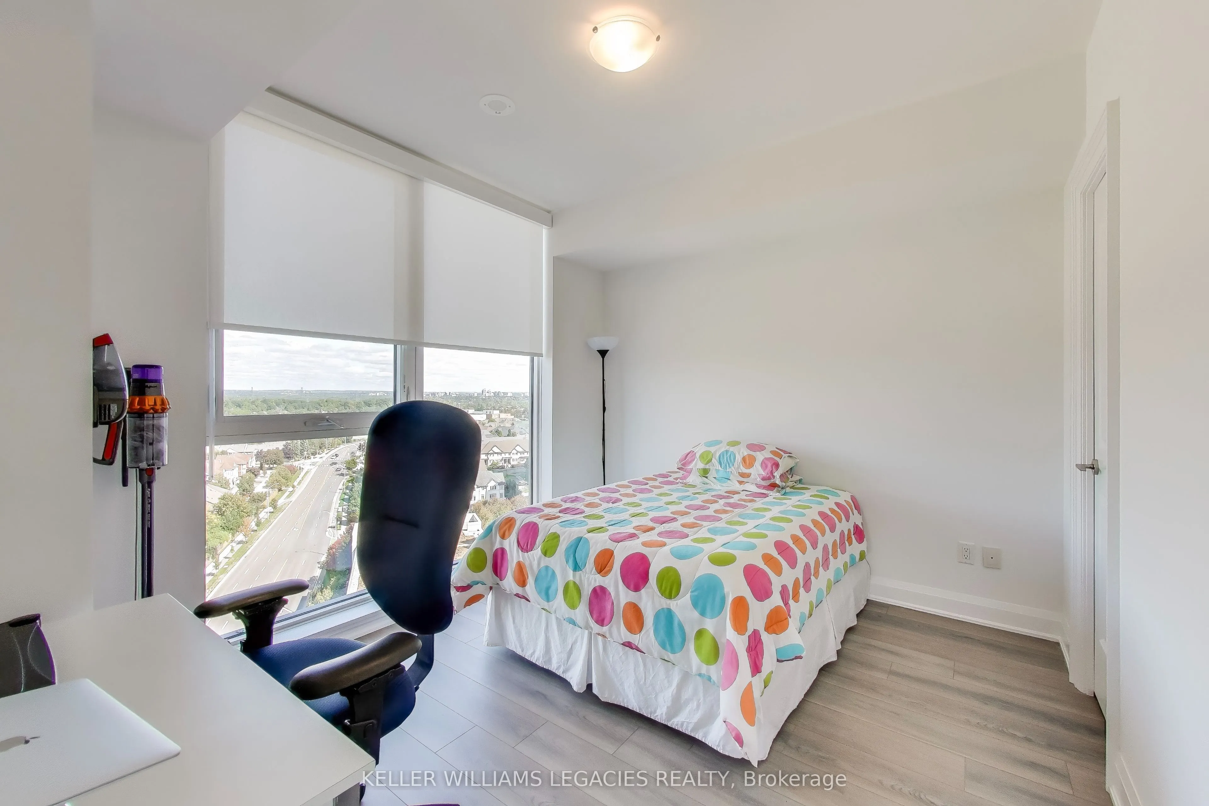 10 Gatineau Drive, #1405