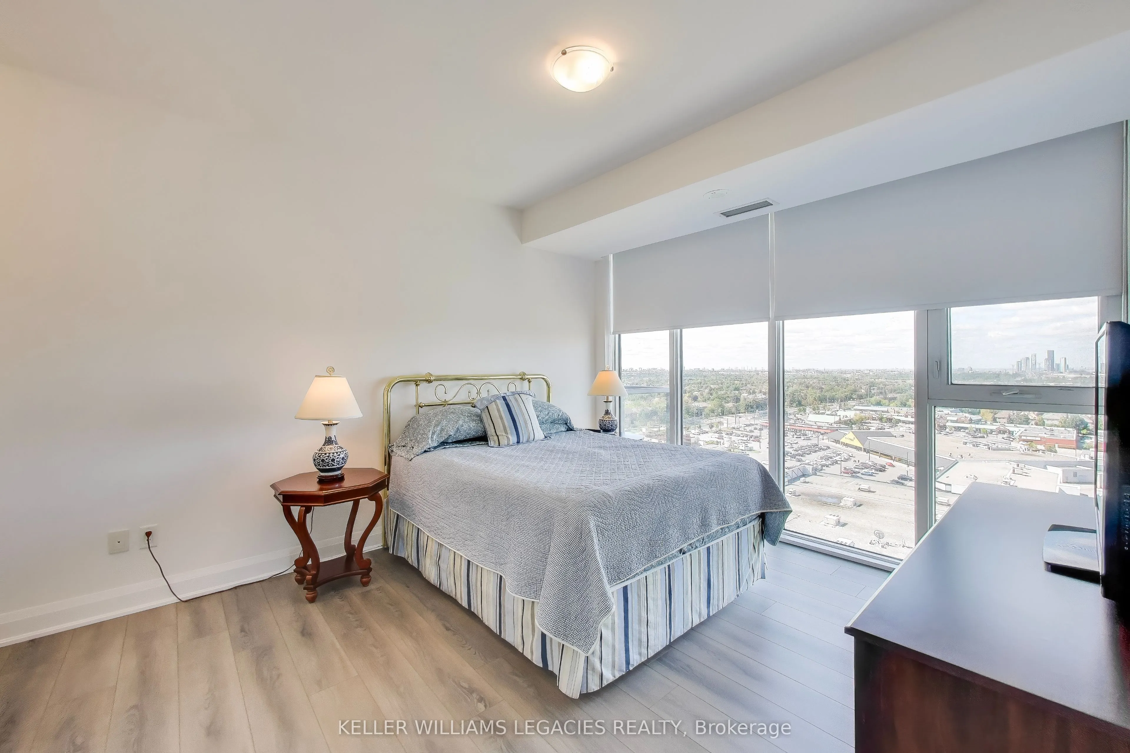 10 Gatineau Drive, #1405