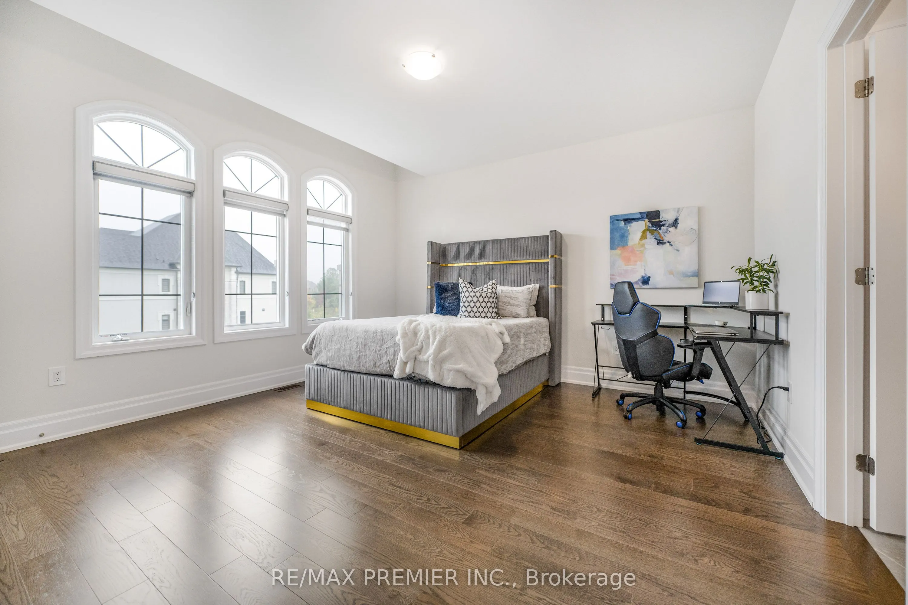 30 Enclave Court