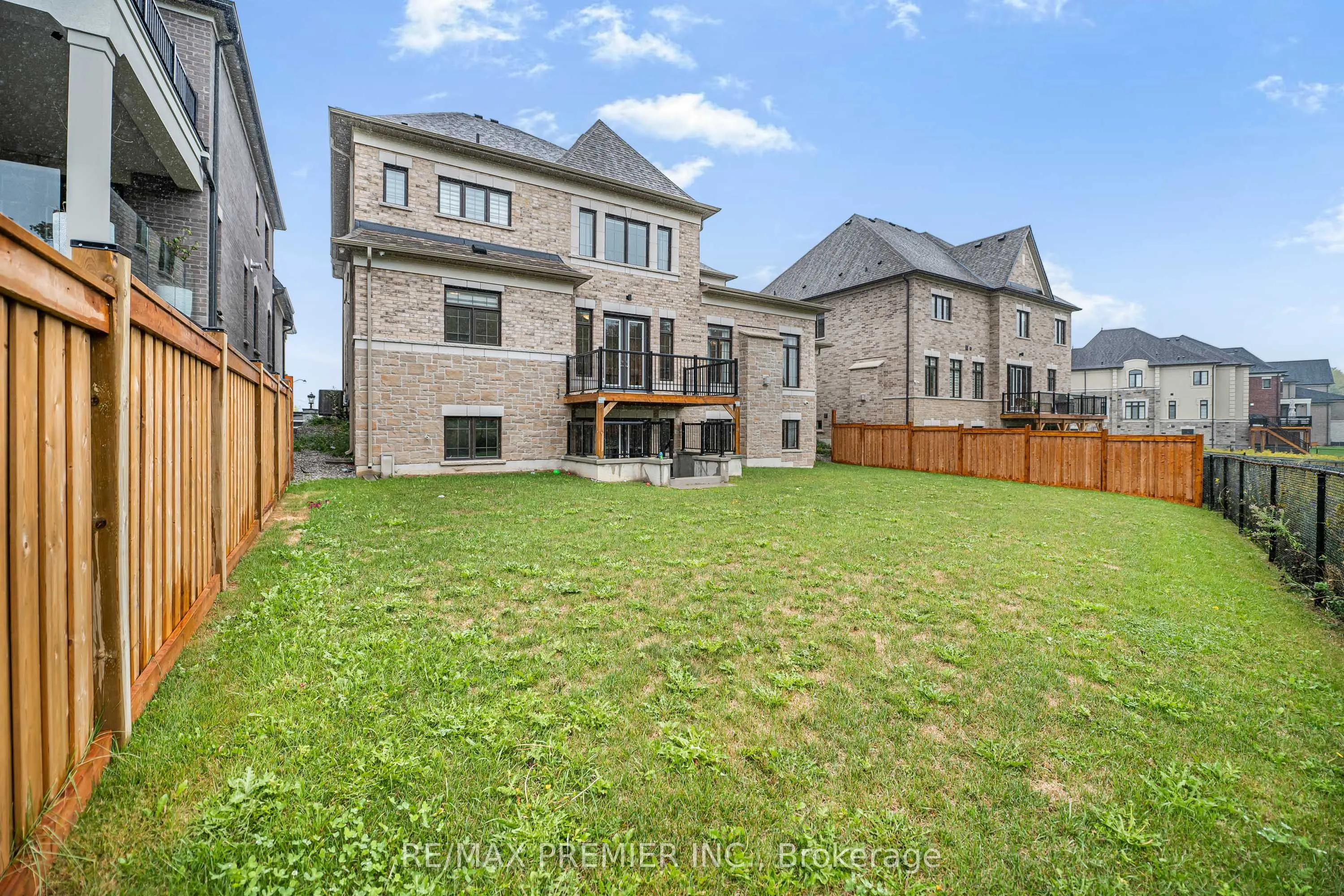 30 Enclave Court