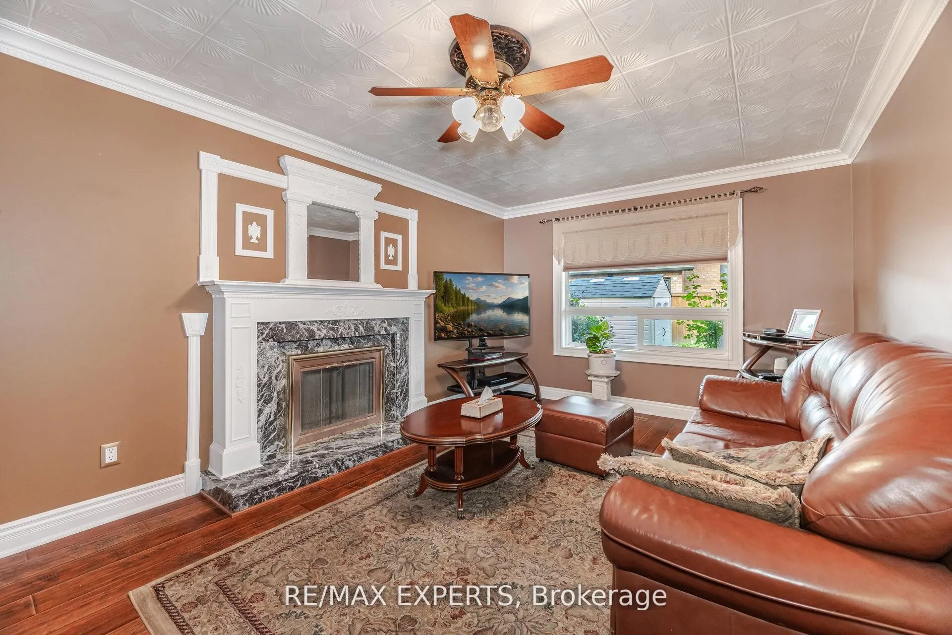 21 Williamsburg Lane
