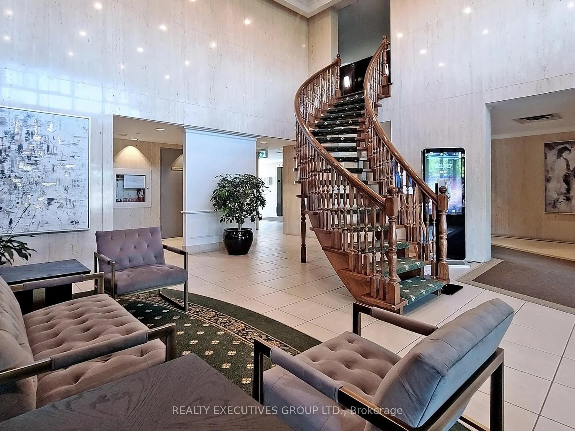 8111 Yonge Street, #1701