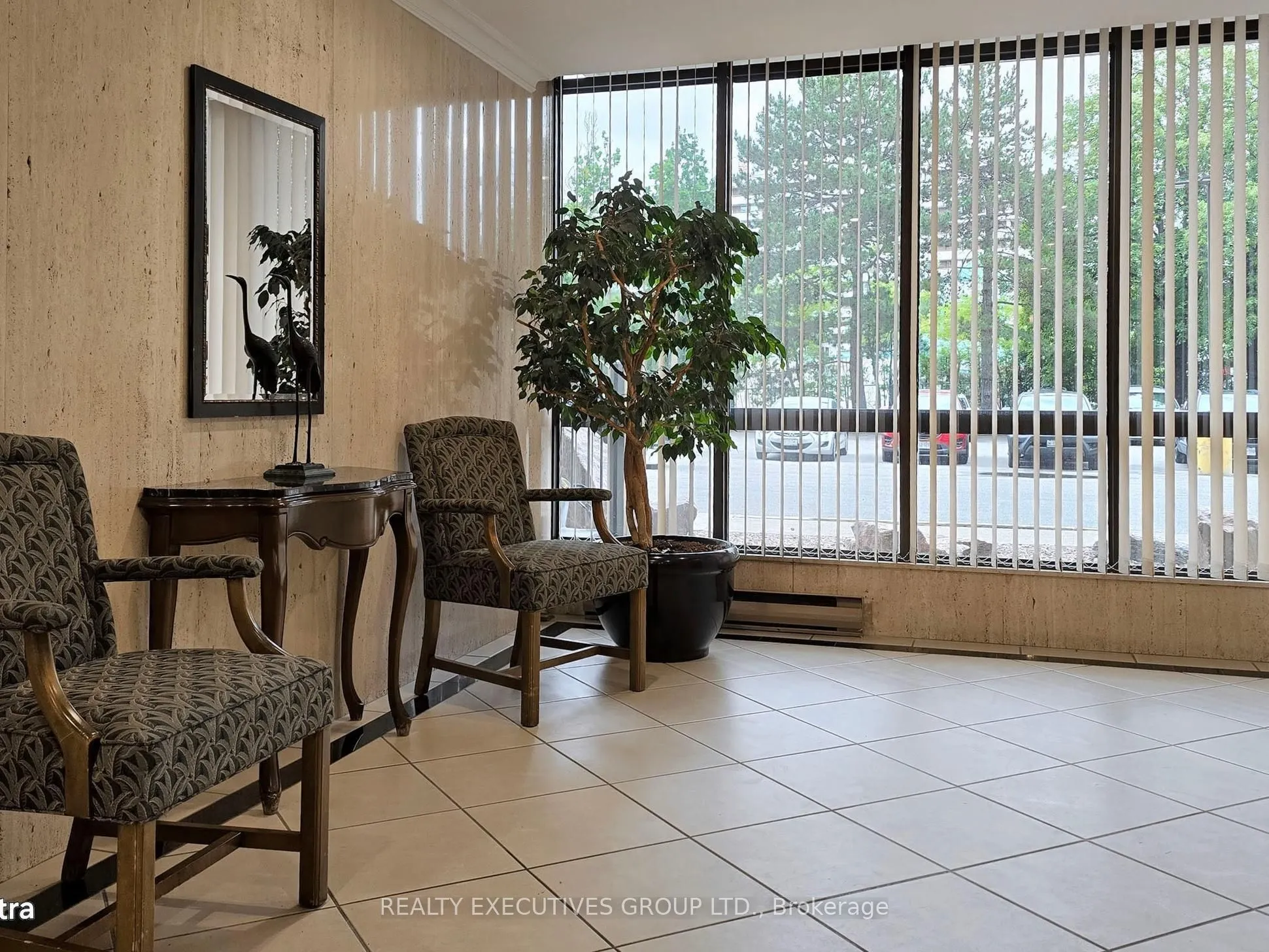 8111 Yonge Street, #1701