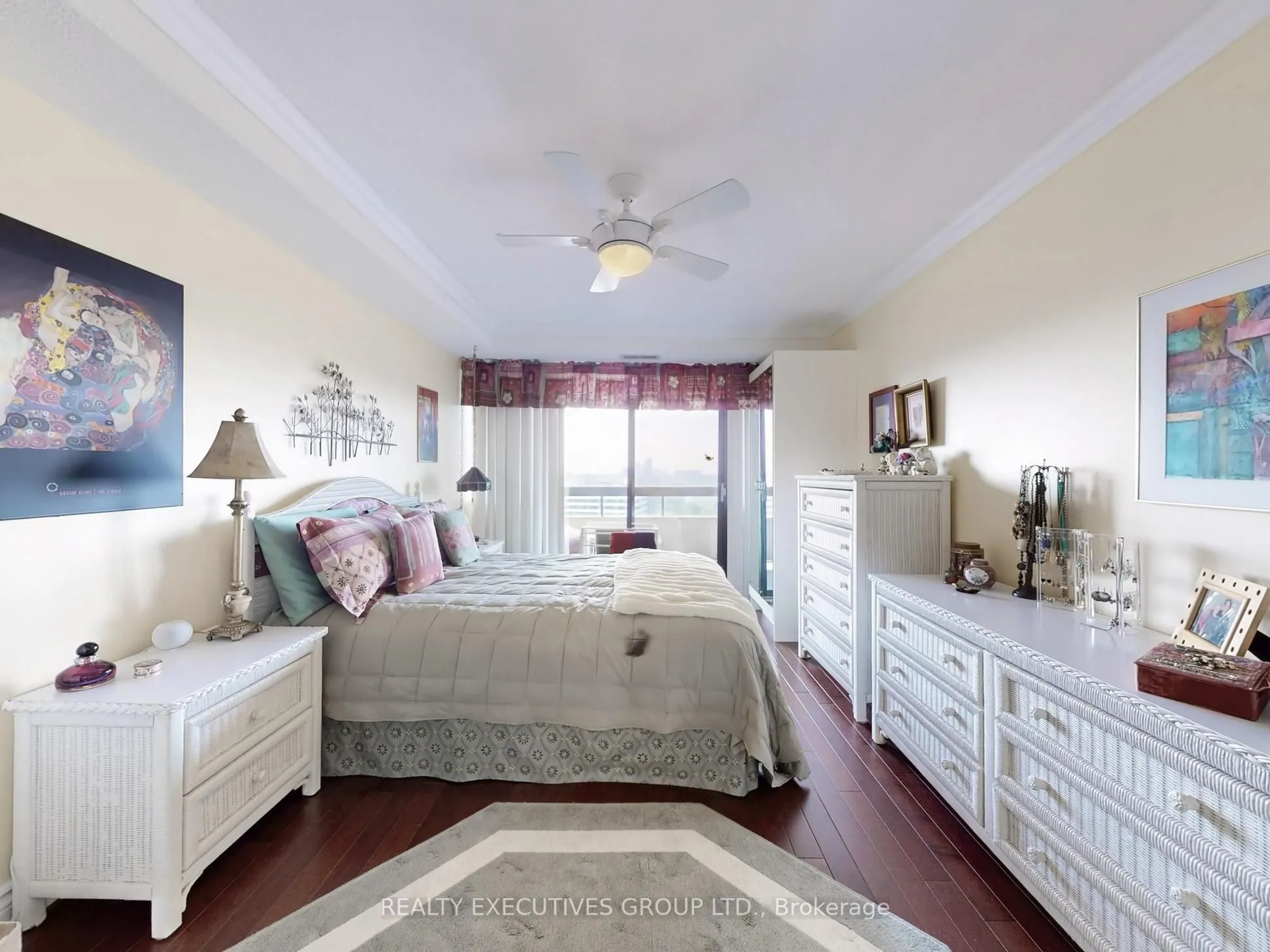 8111 Yonge Street, #1701