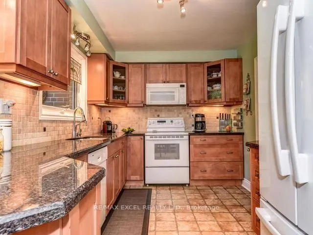 56 Robinson Street, #Main
