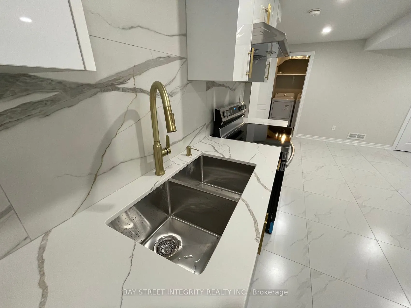 36 SUNNYSIDE HILL Road, #BSMT