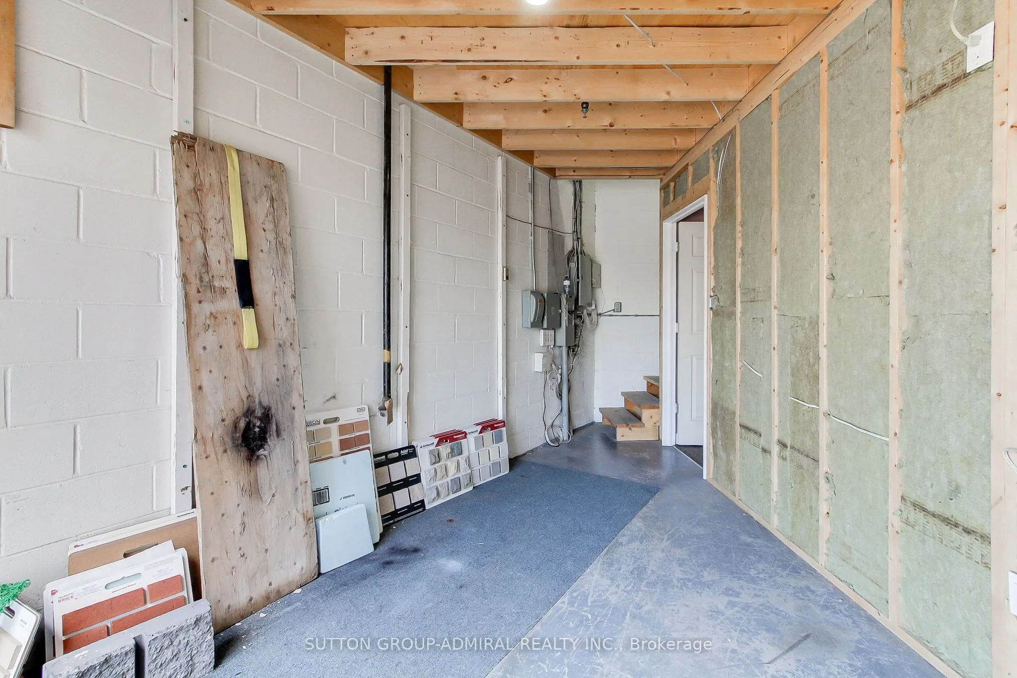 160 Applewood Crescent, #17