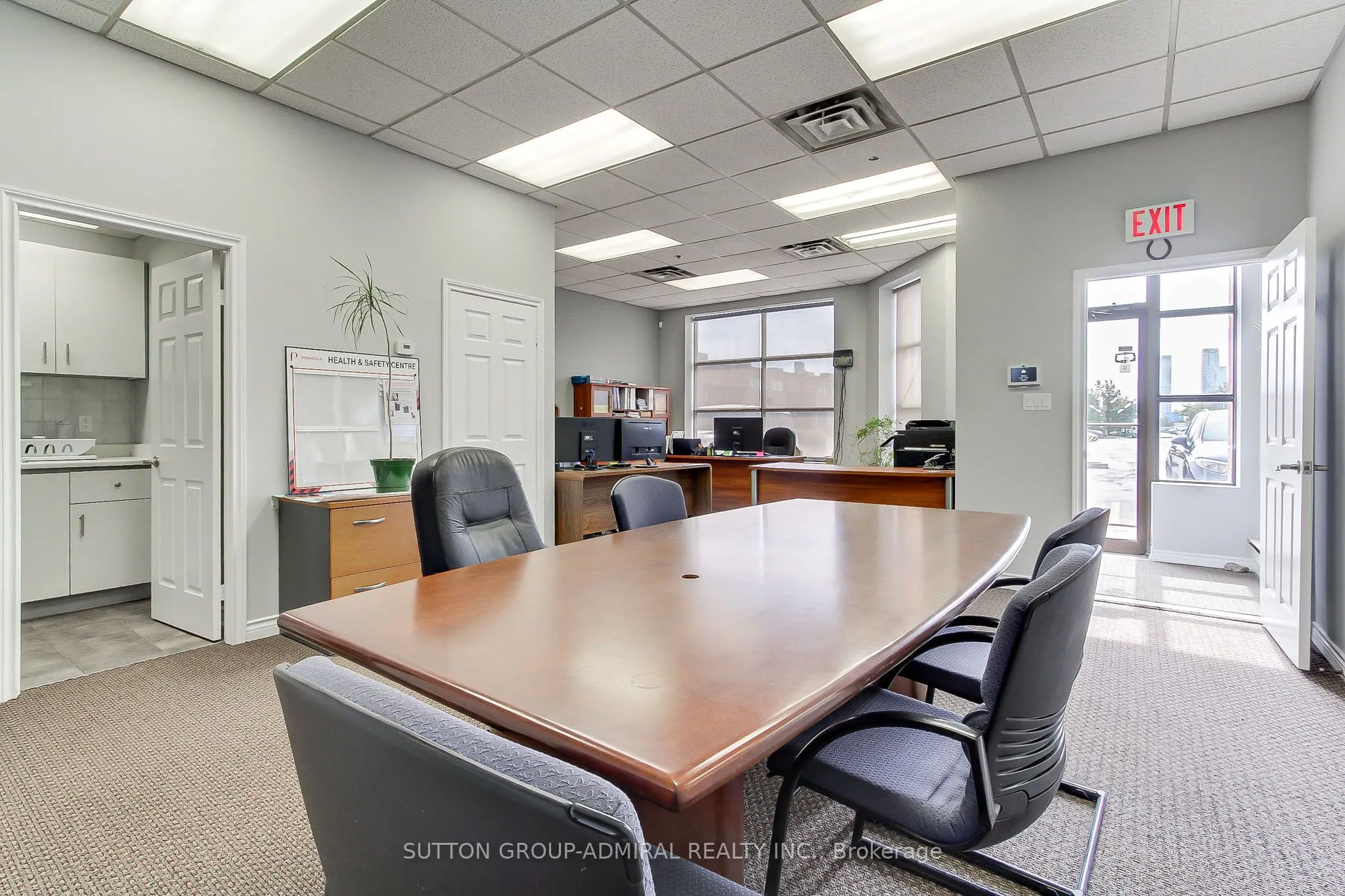 160 Applewood Crescent, #17