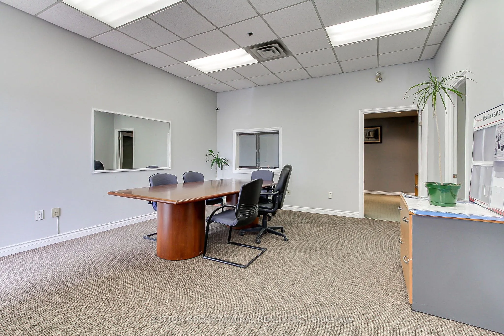 160 Applewood Crescent, #17