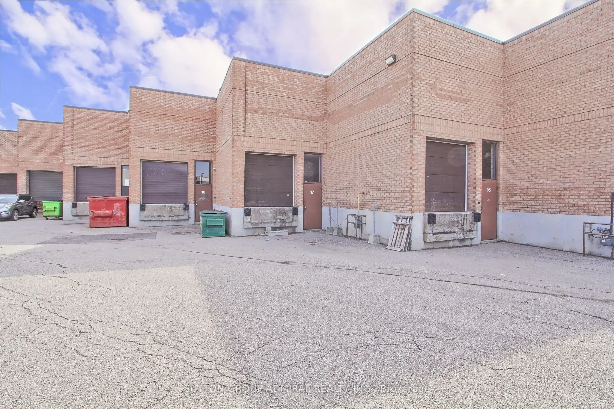 160 Applewood Crescent, #17