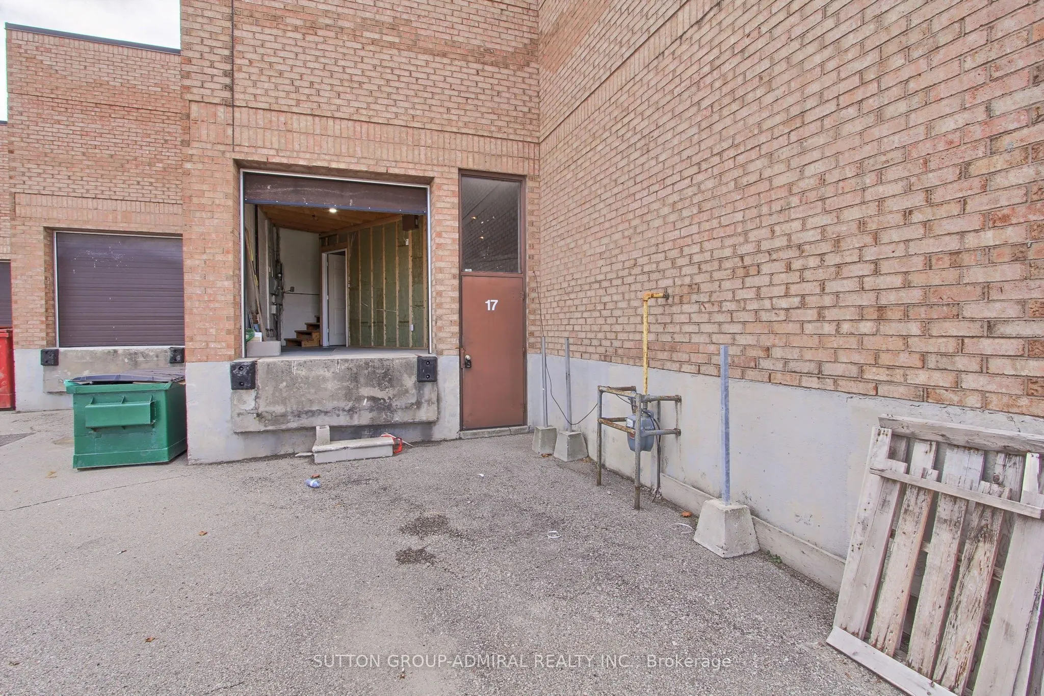 160 Applewood Crescent, #17