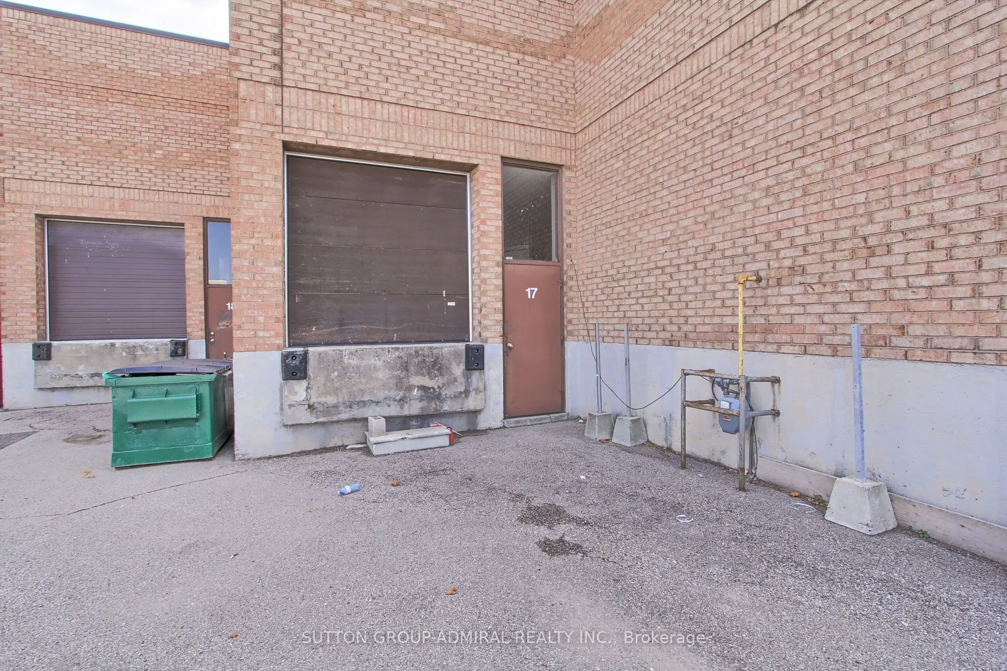 160 Applewood Crescent, #17
