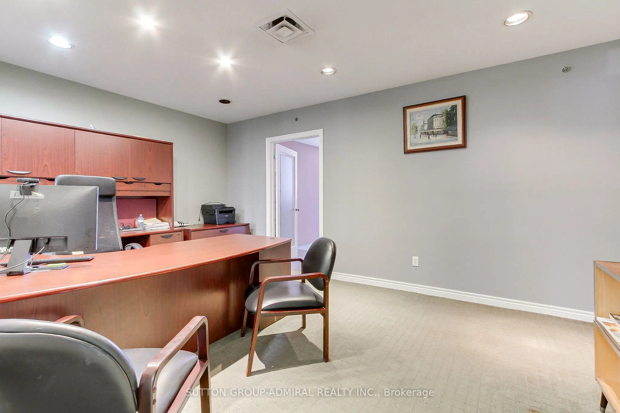 160 Applewood Crescent, #17