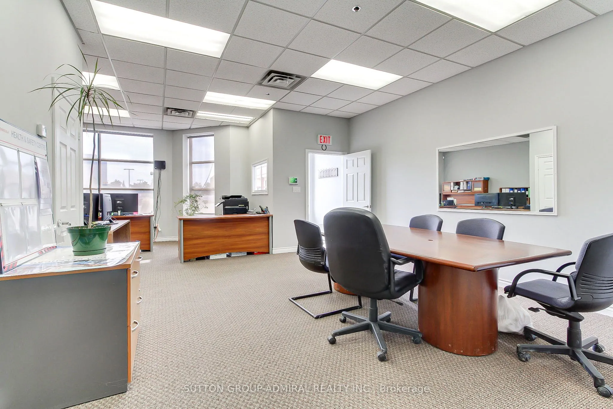 160 Applewood Crescent, #17