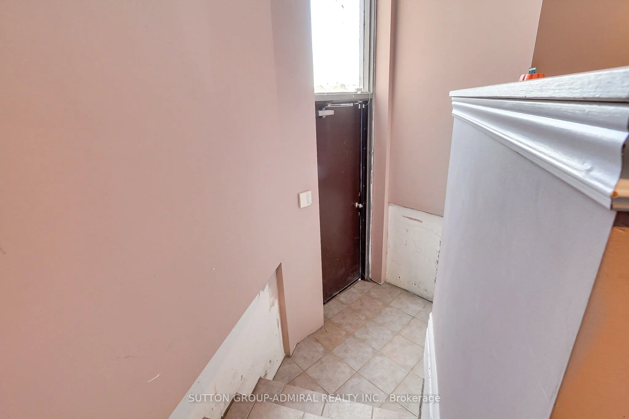 160 Applewood Crescent, #17