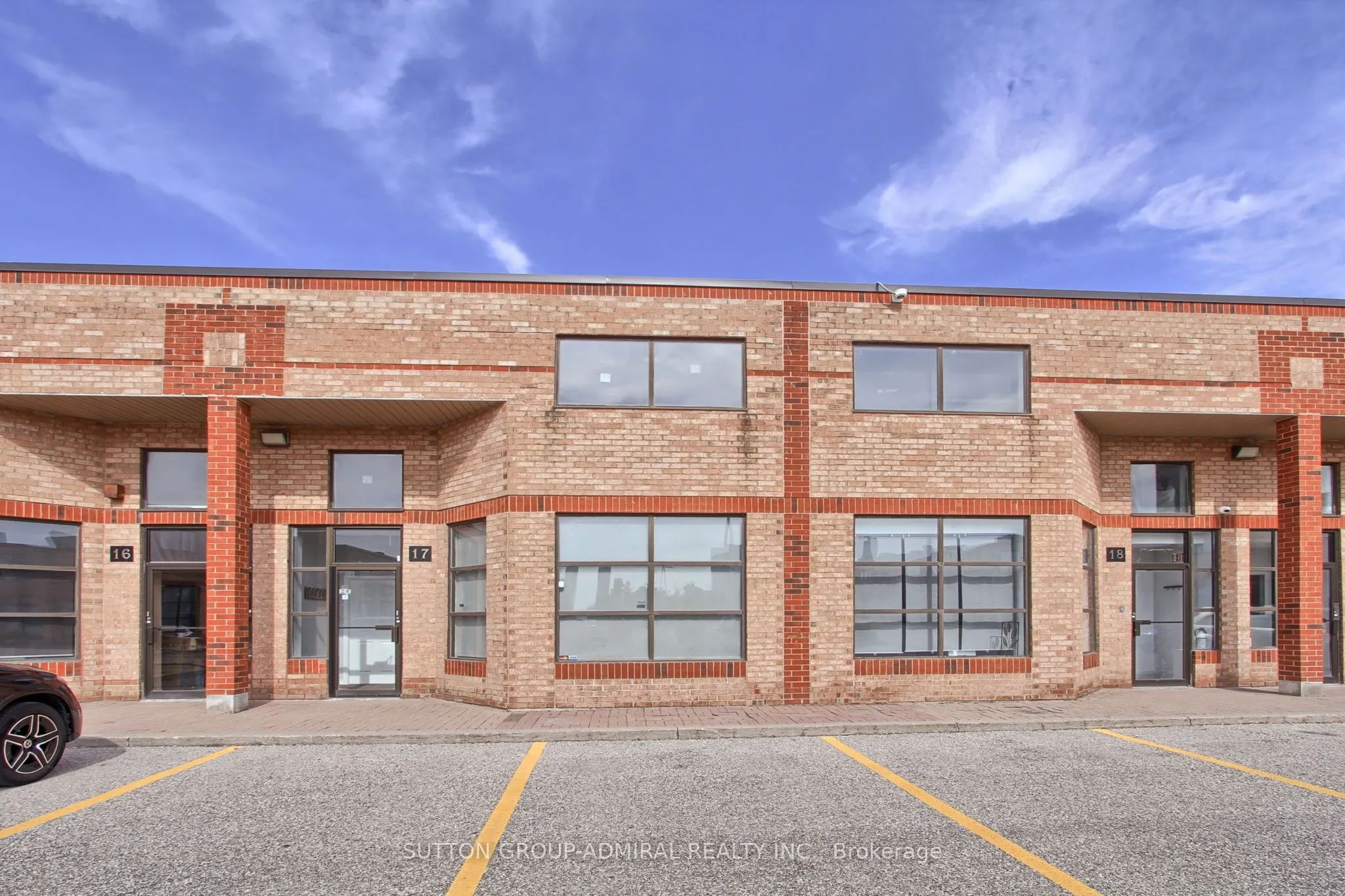 160 Applewood Crescent, #17