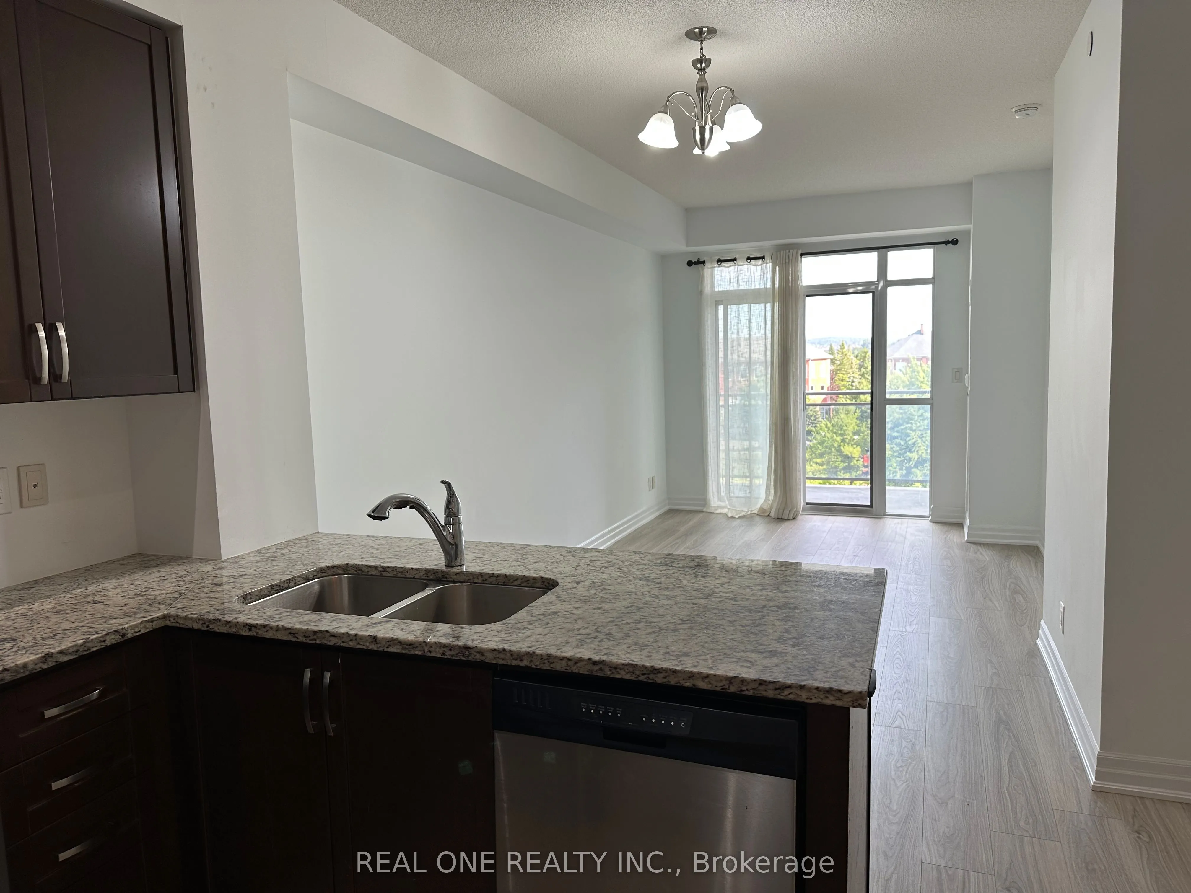 111 Civic Square Gate, #411