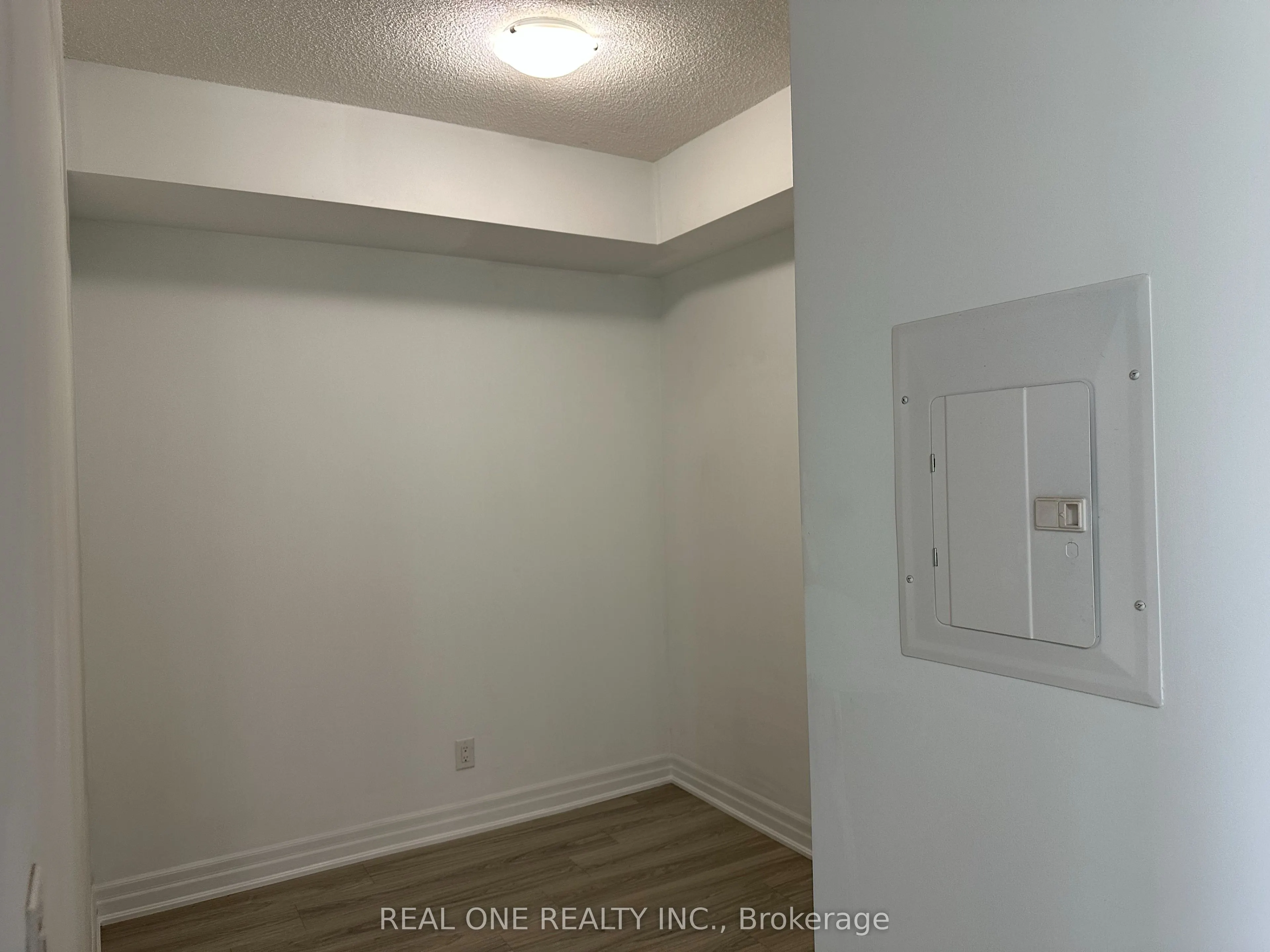 111 Civic Square Gate, #411