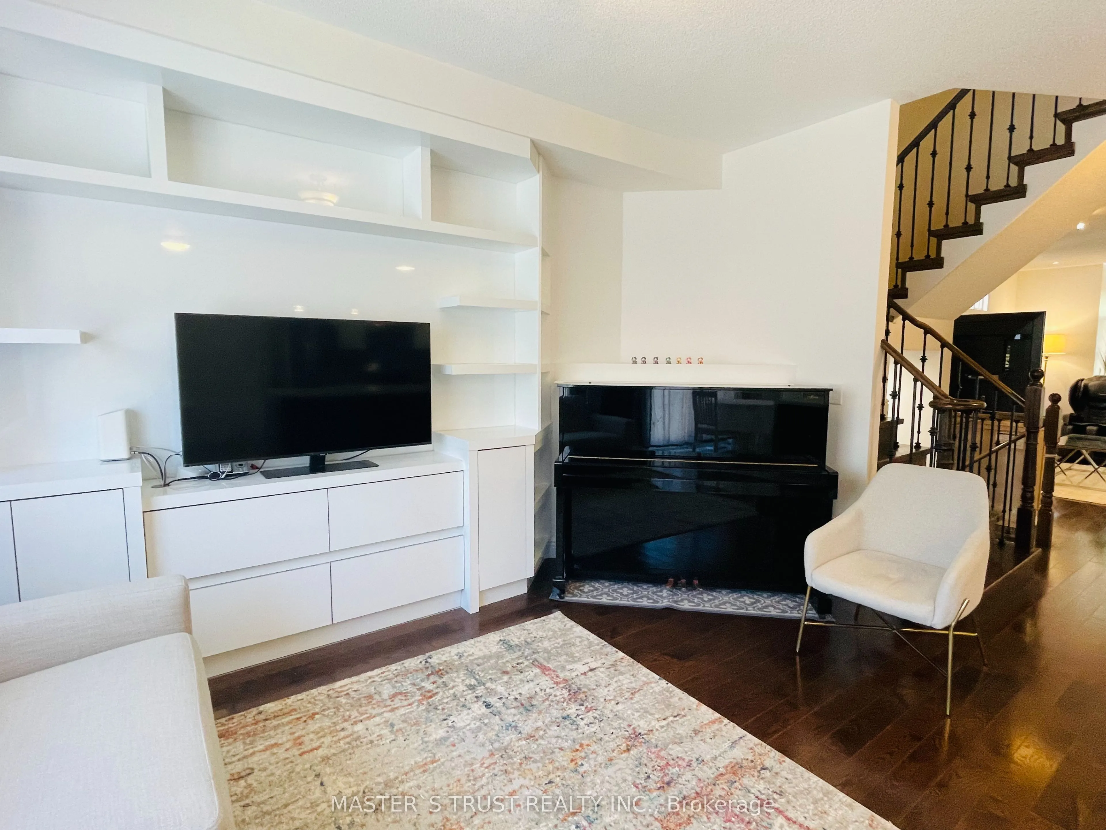 418 The Bridle Walk