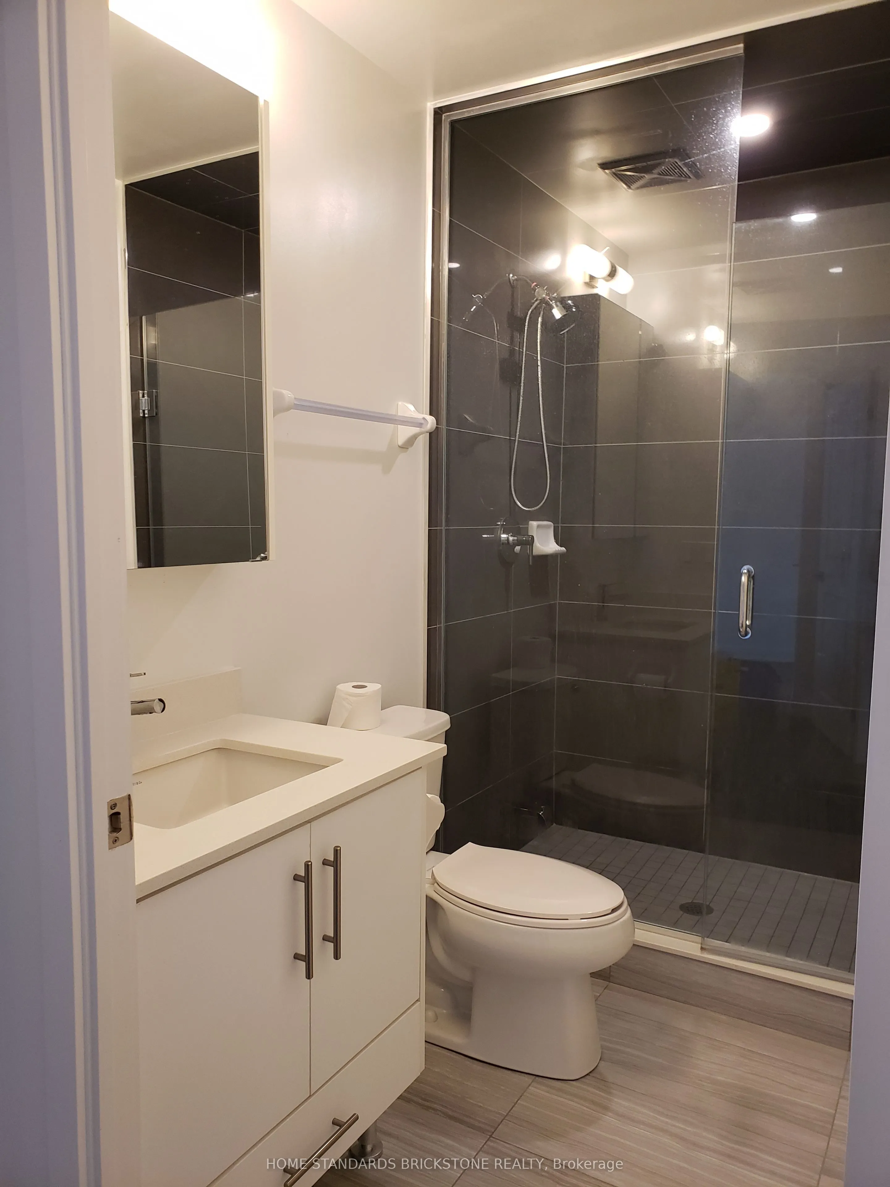 85 Oneida Crescent, #1115