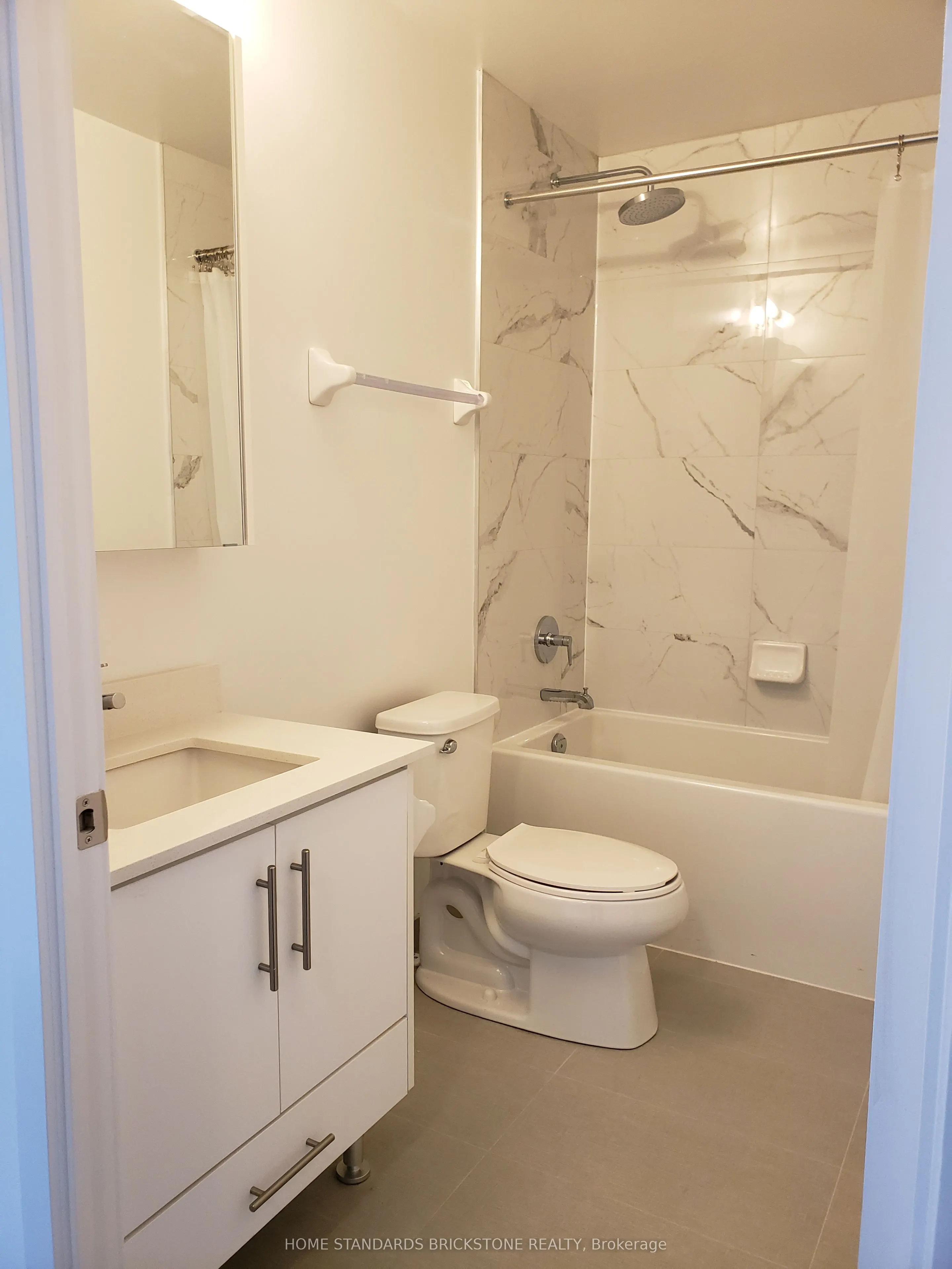 85 Oneida Crescent, #1115