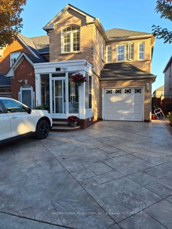 136 Tara Crescent