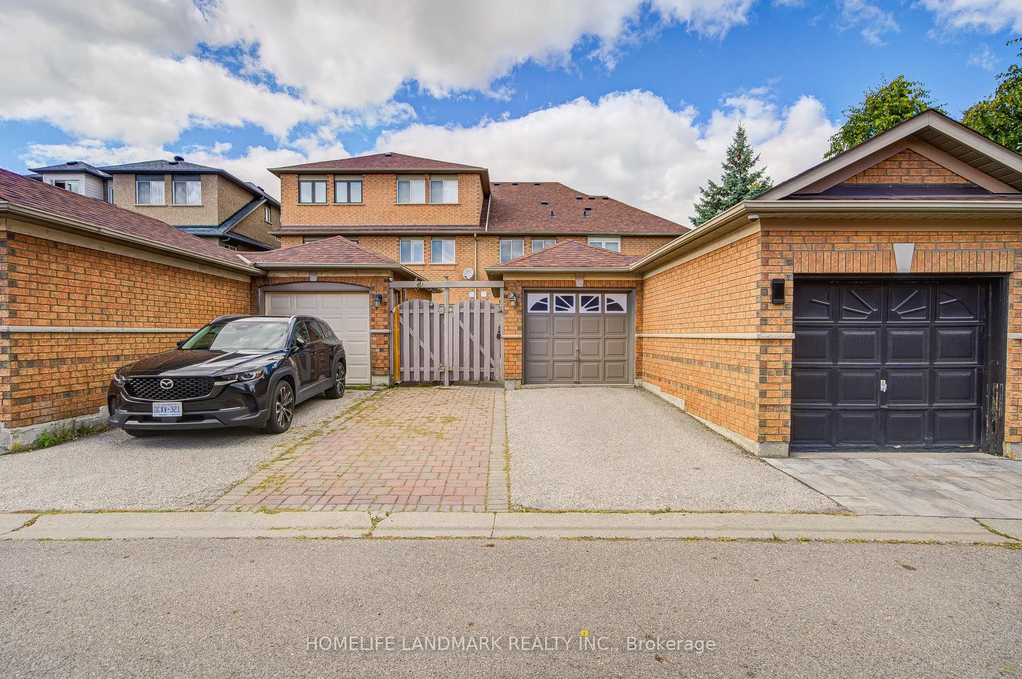 27 Bur Oak Avenue