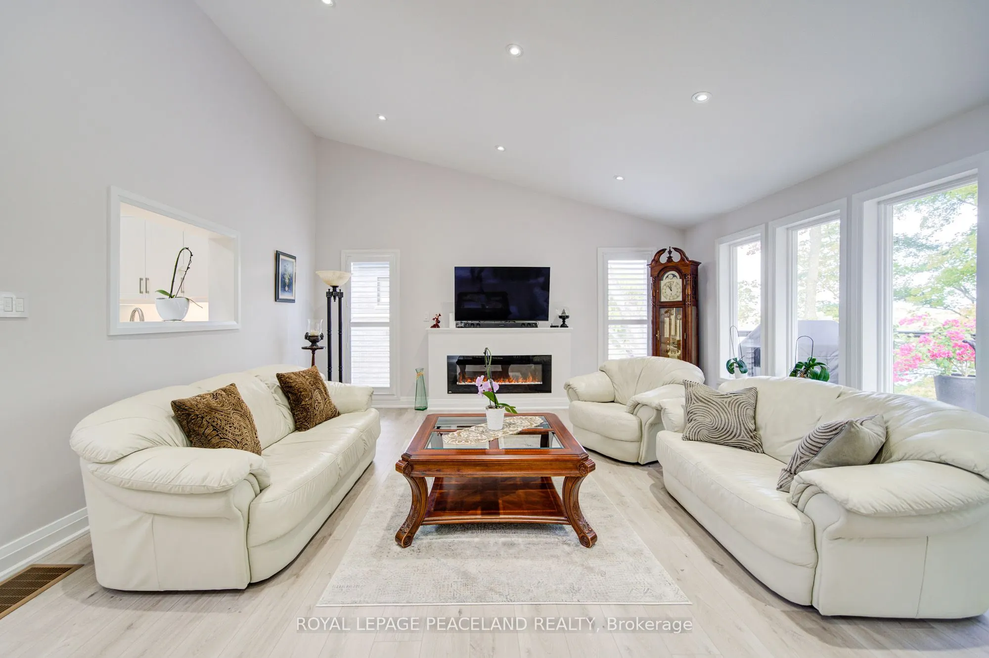 38 Lakeview Avenue