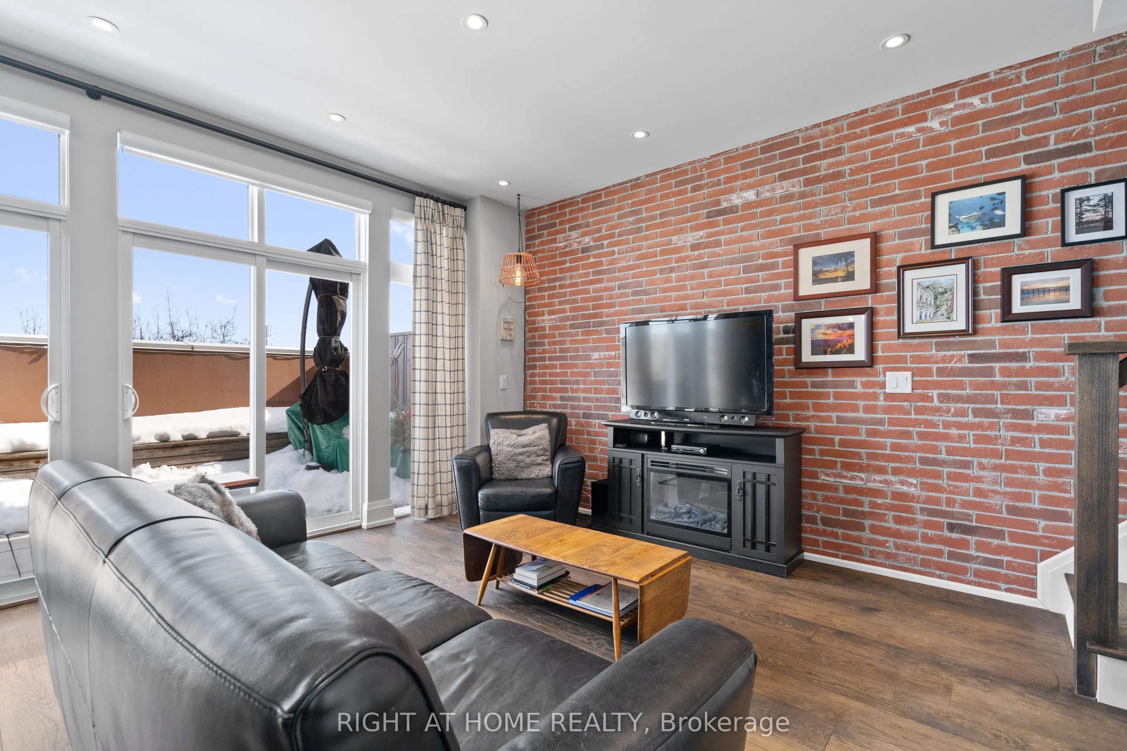 64 Wells Street, #401