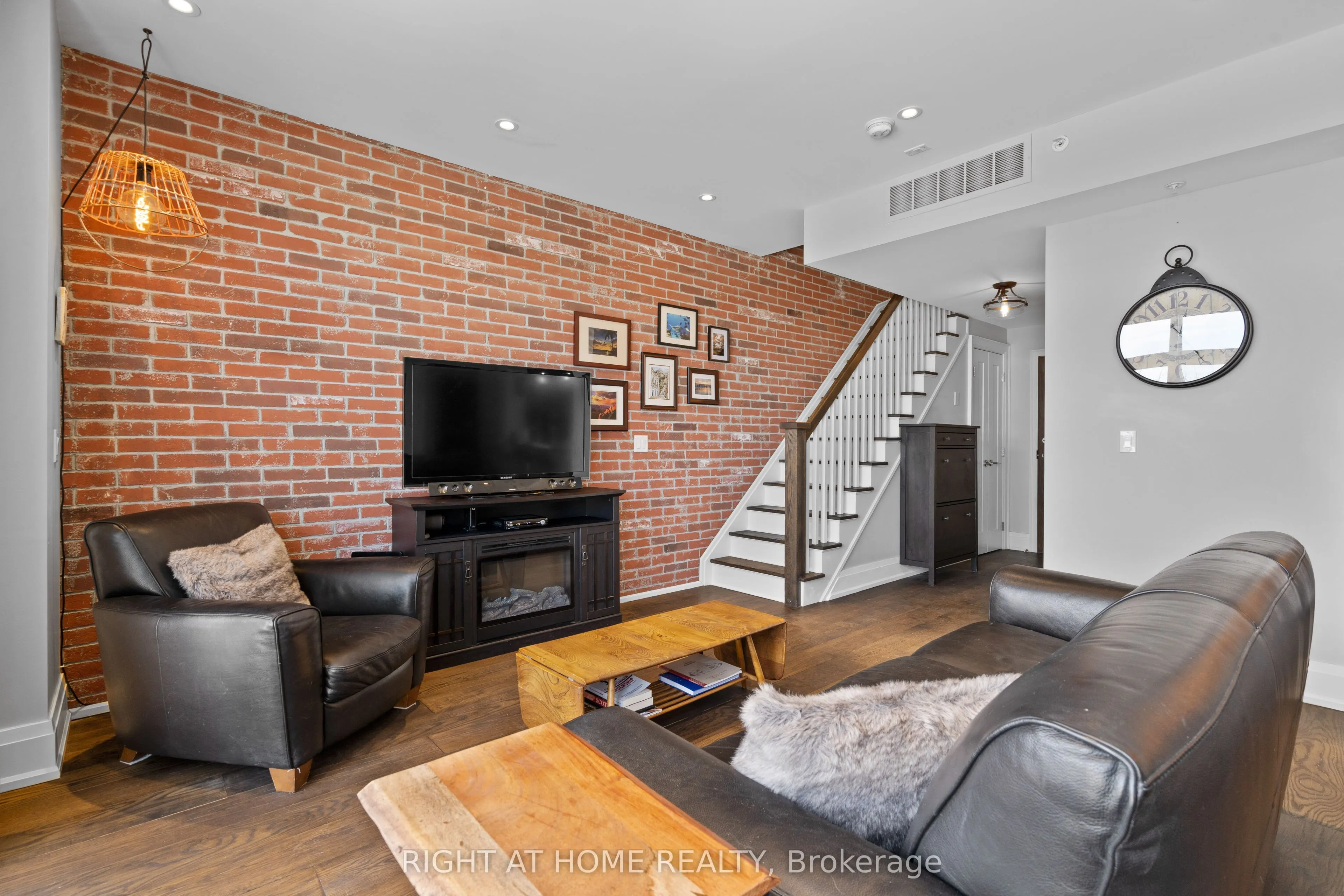 64 Wells Street, #401
