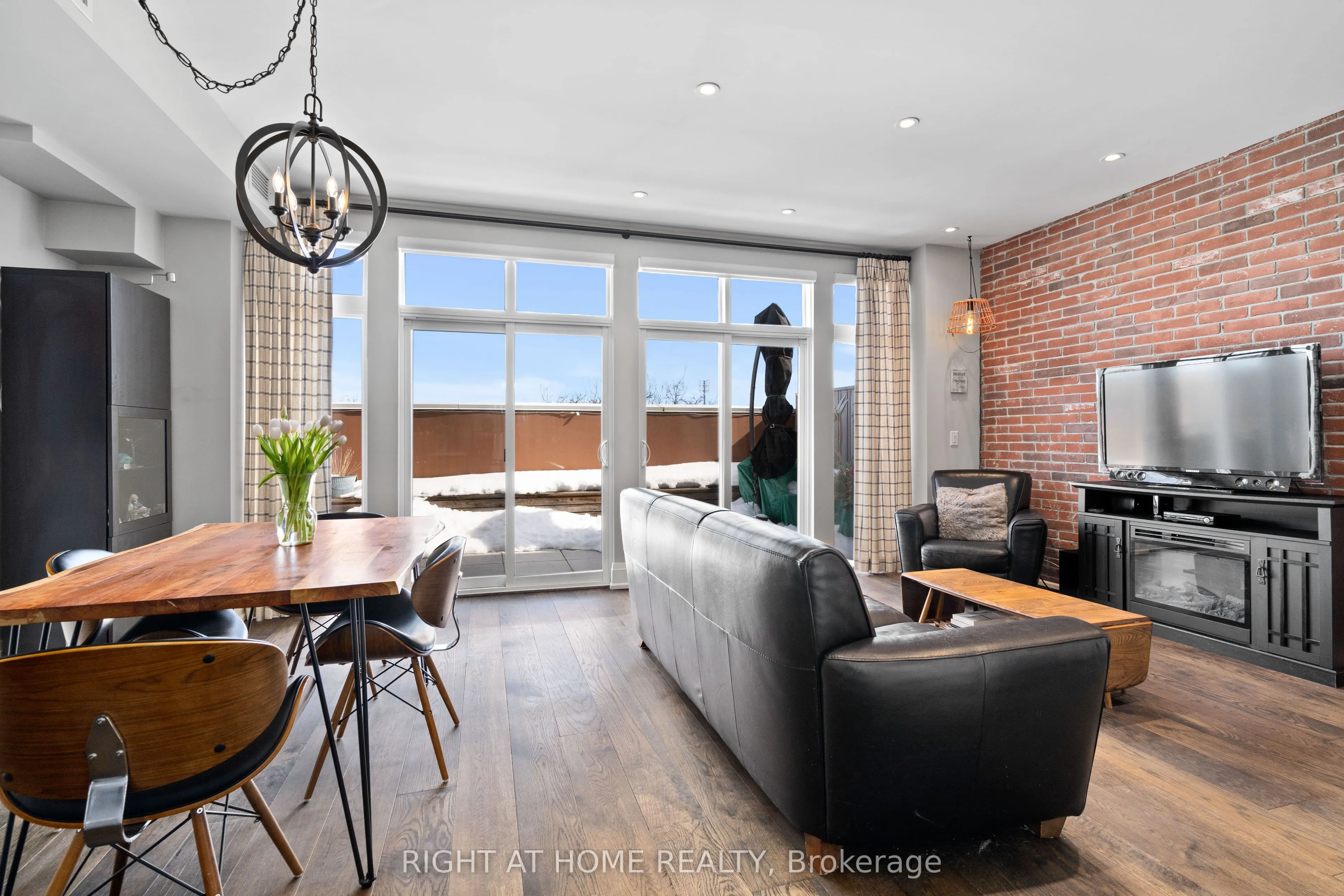 64 Wells Street, #401