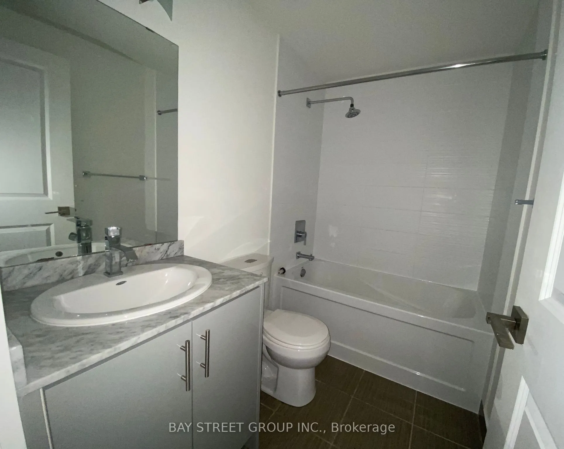 7161 Yonge Street, #2132