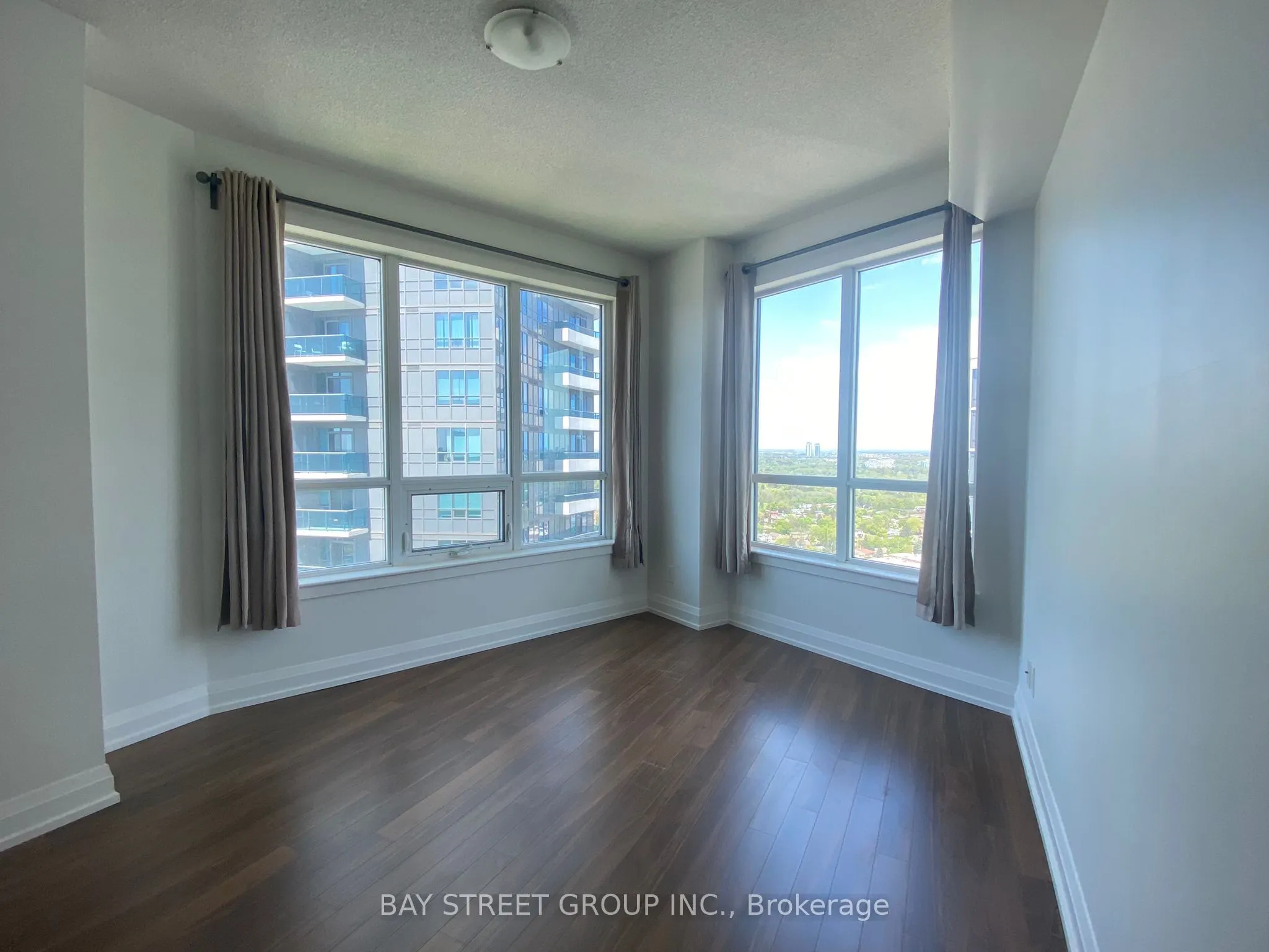 7161 Yonge Street, #2132