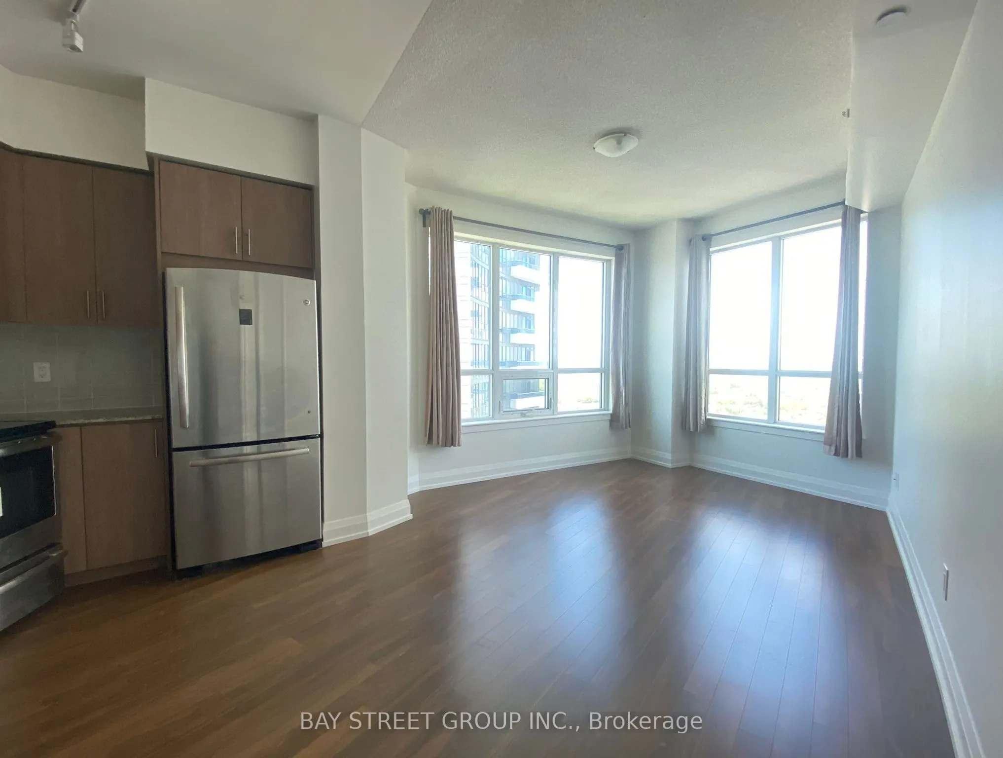7161 Yonge Street, #2132