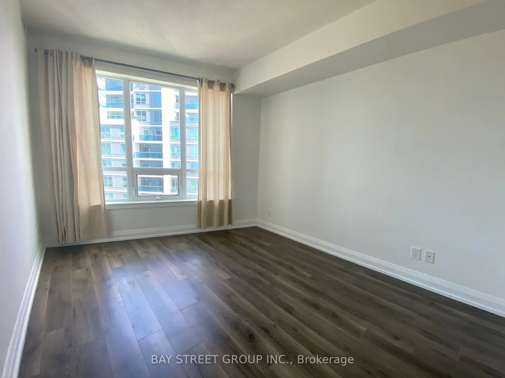 7161 Yonge Street, #2132