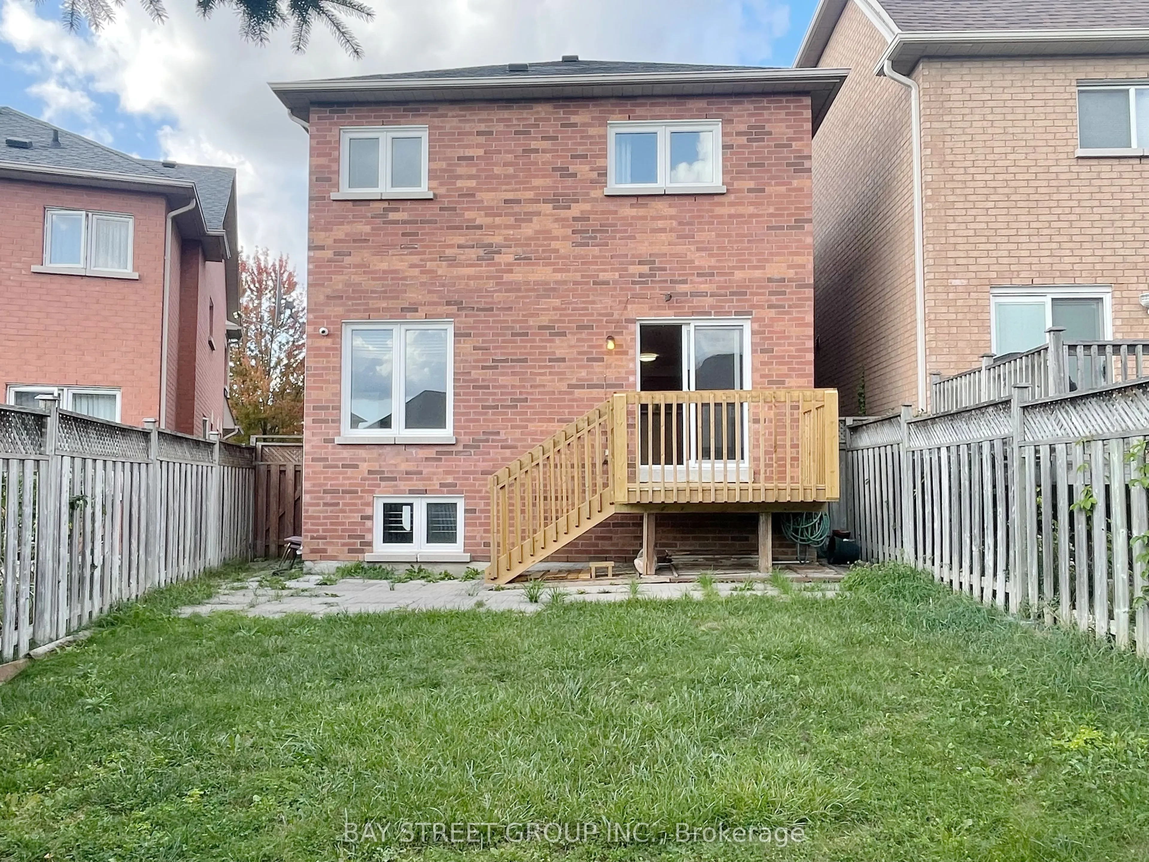 15 Futura Avenue