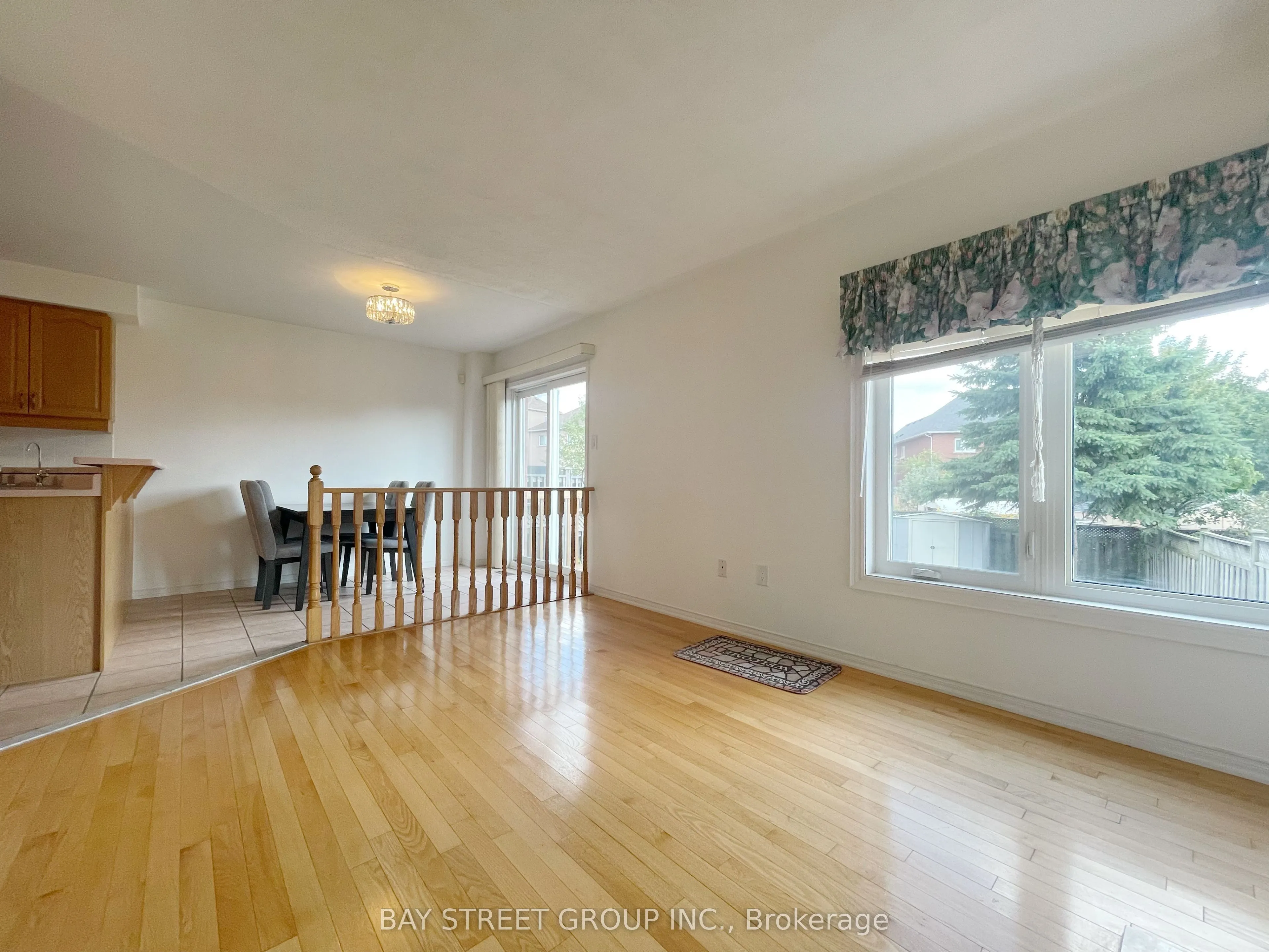 15 Futura Avenue