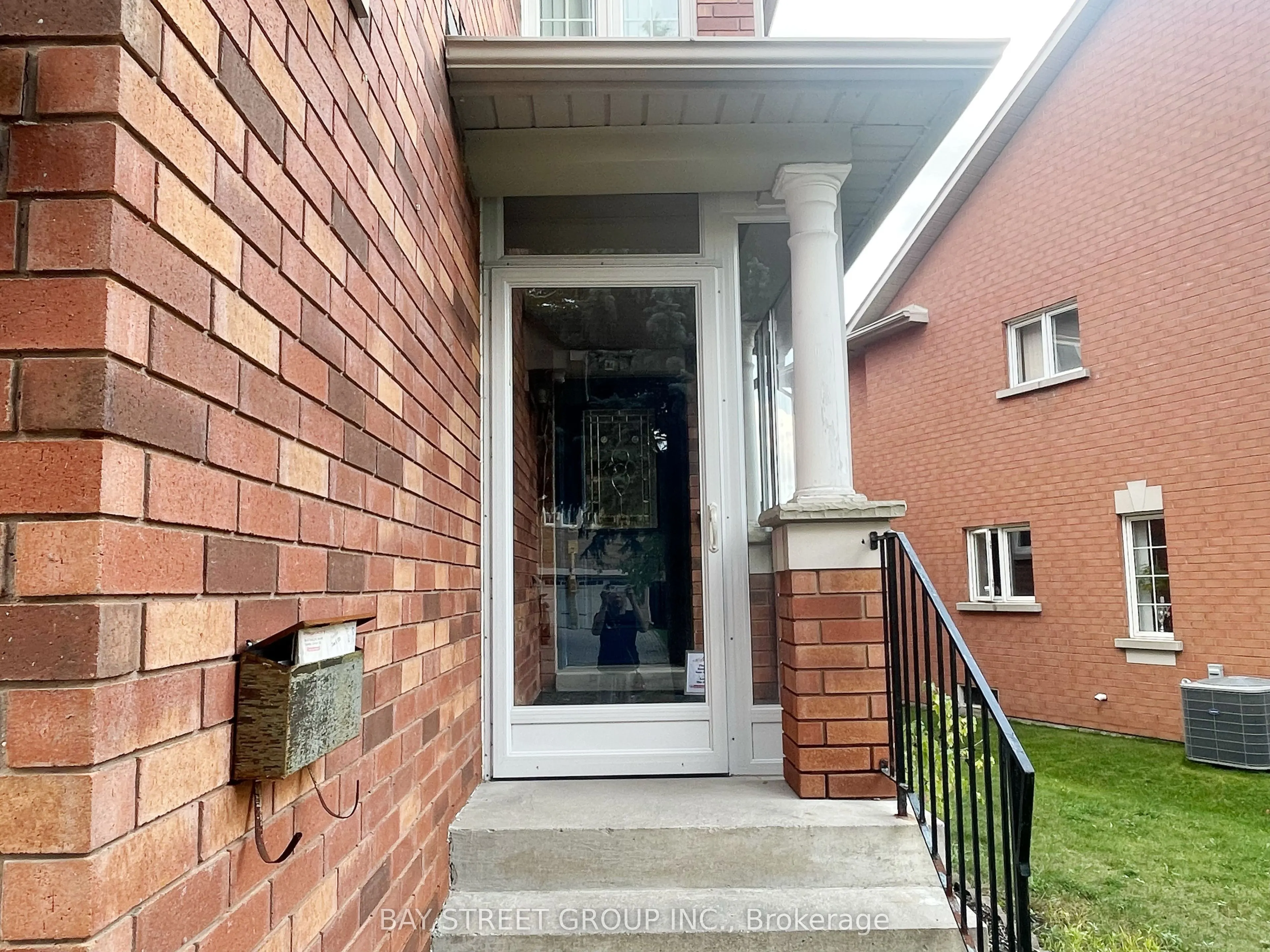 15 Futura Avenue