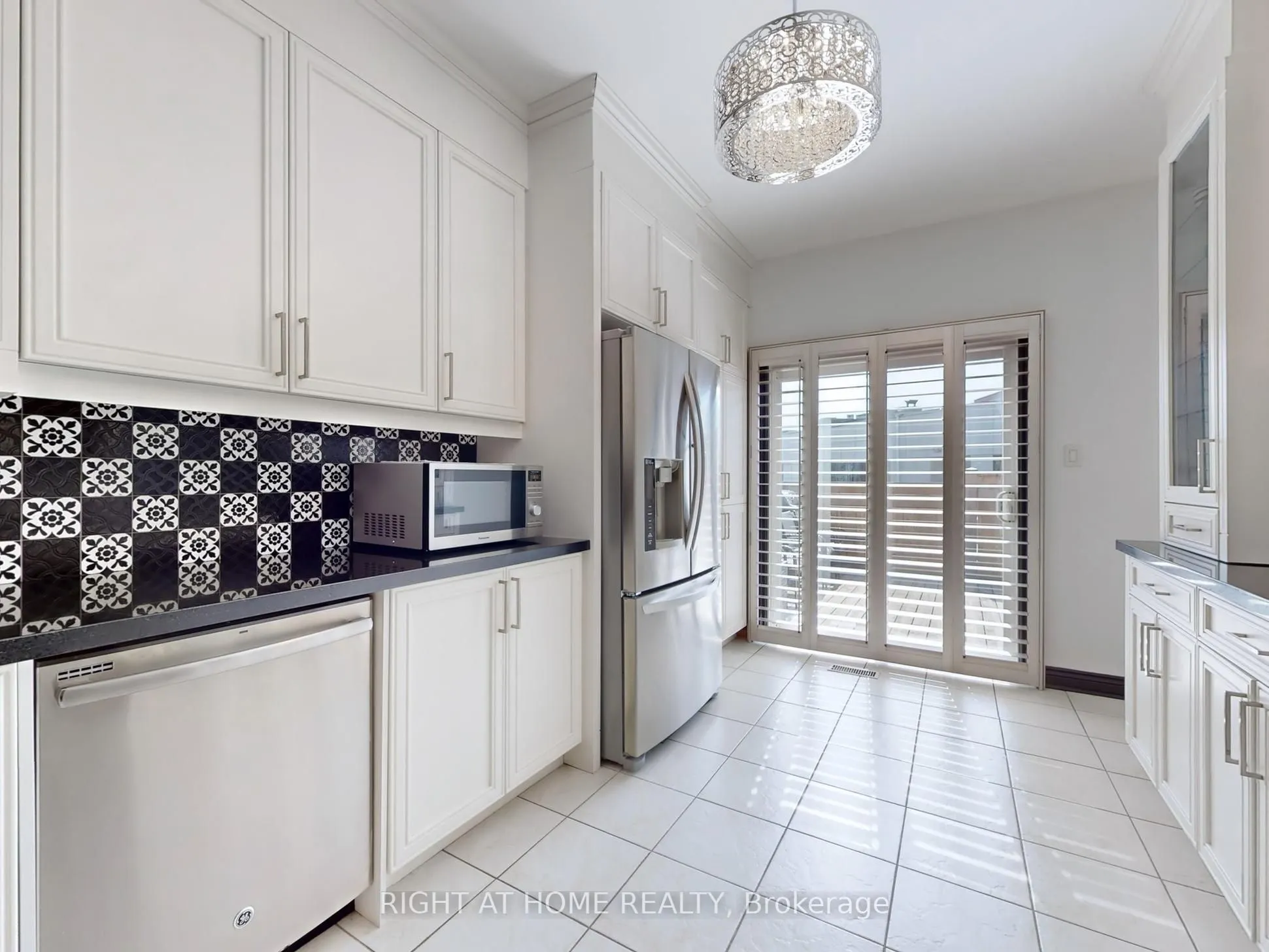 9 Amalfi Court, #14