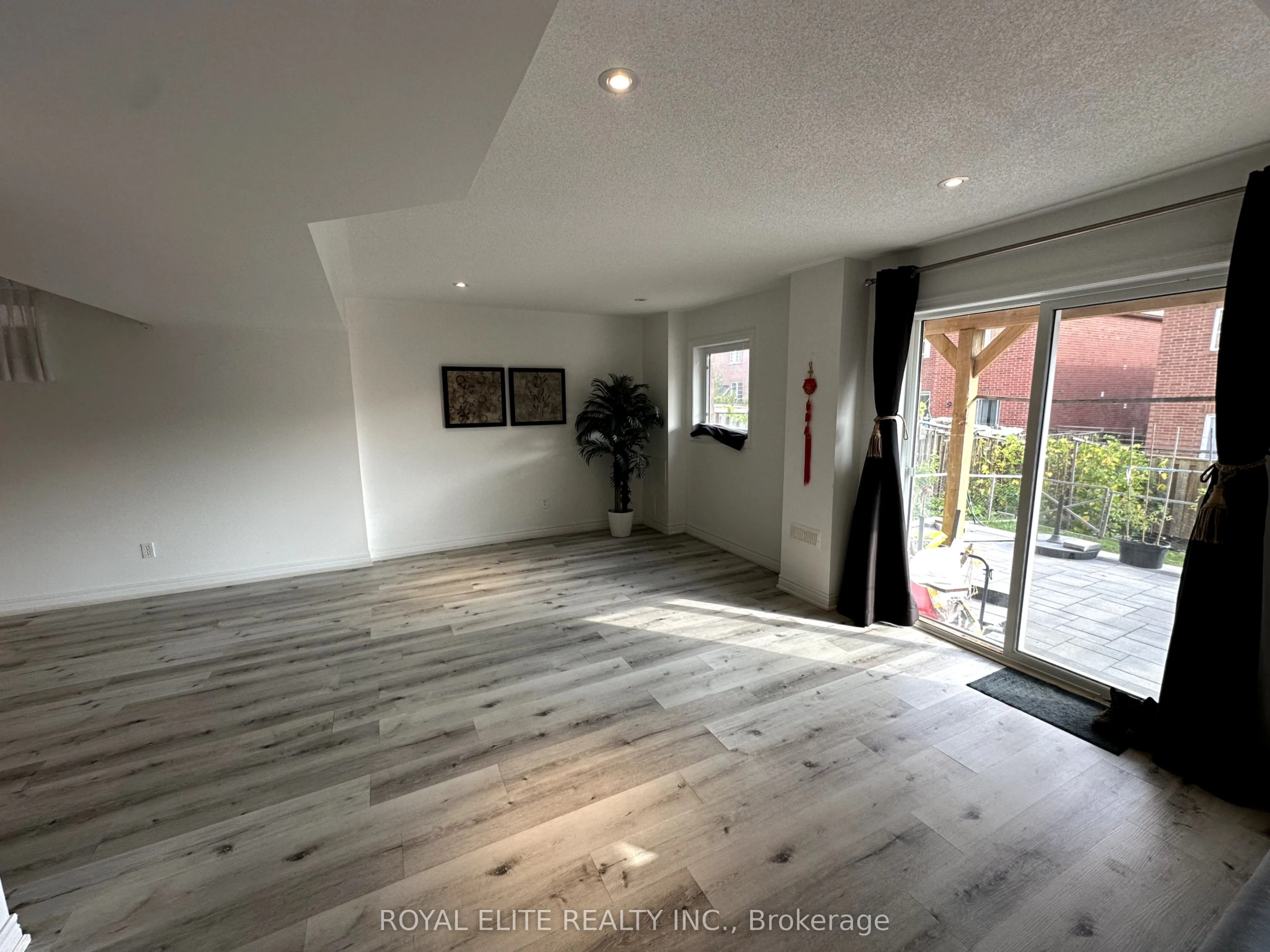 196 Colesbrook Road, #basement