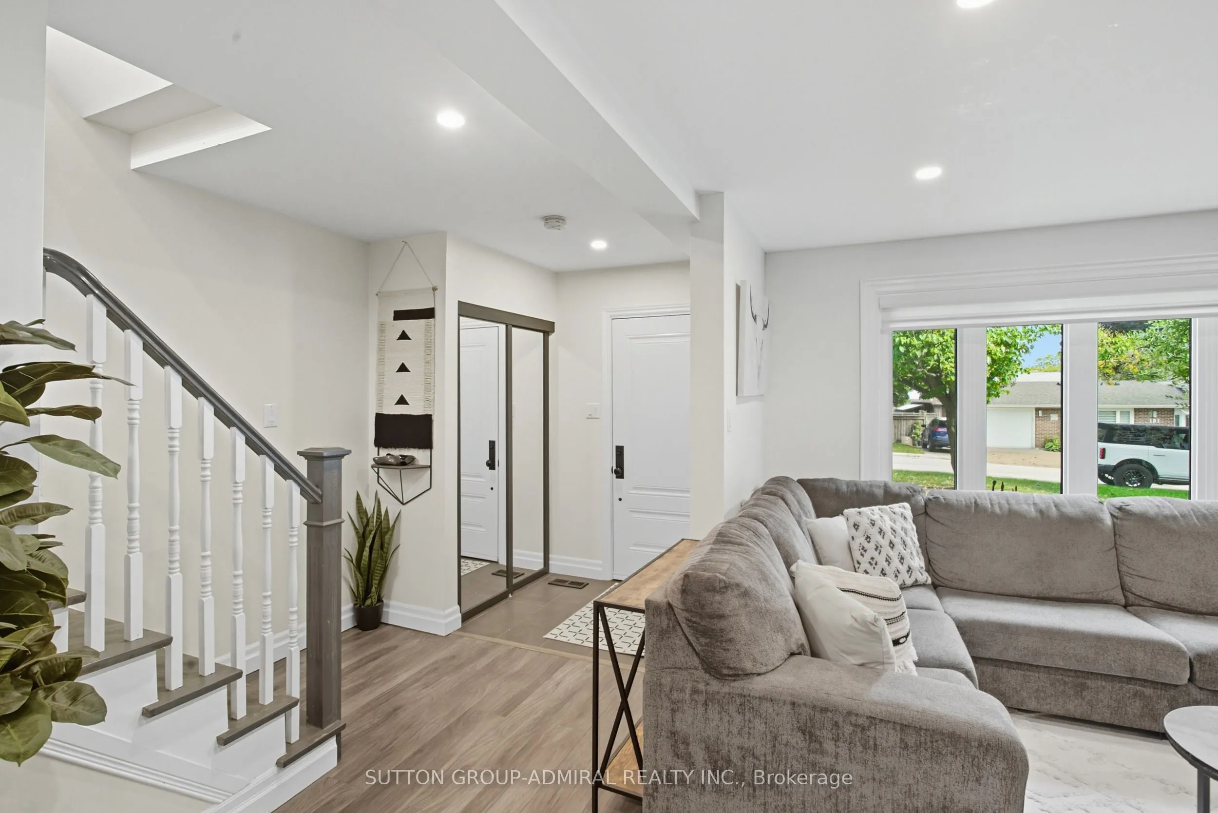 182 Talbot Crescent