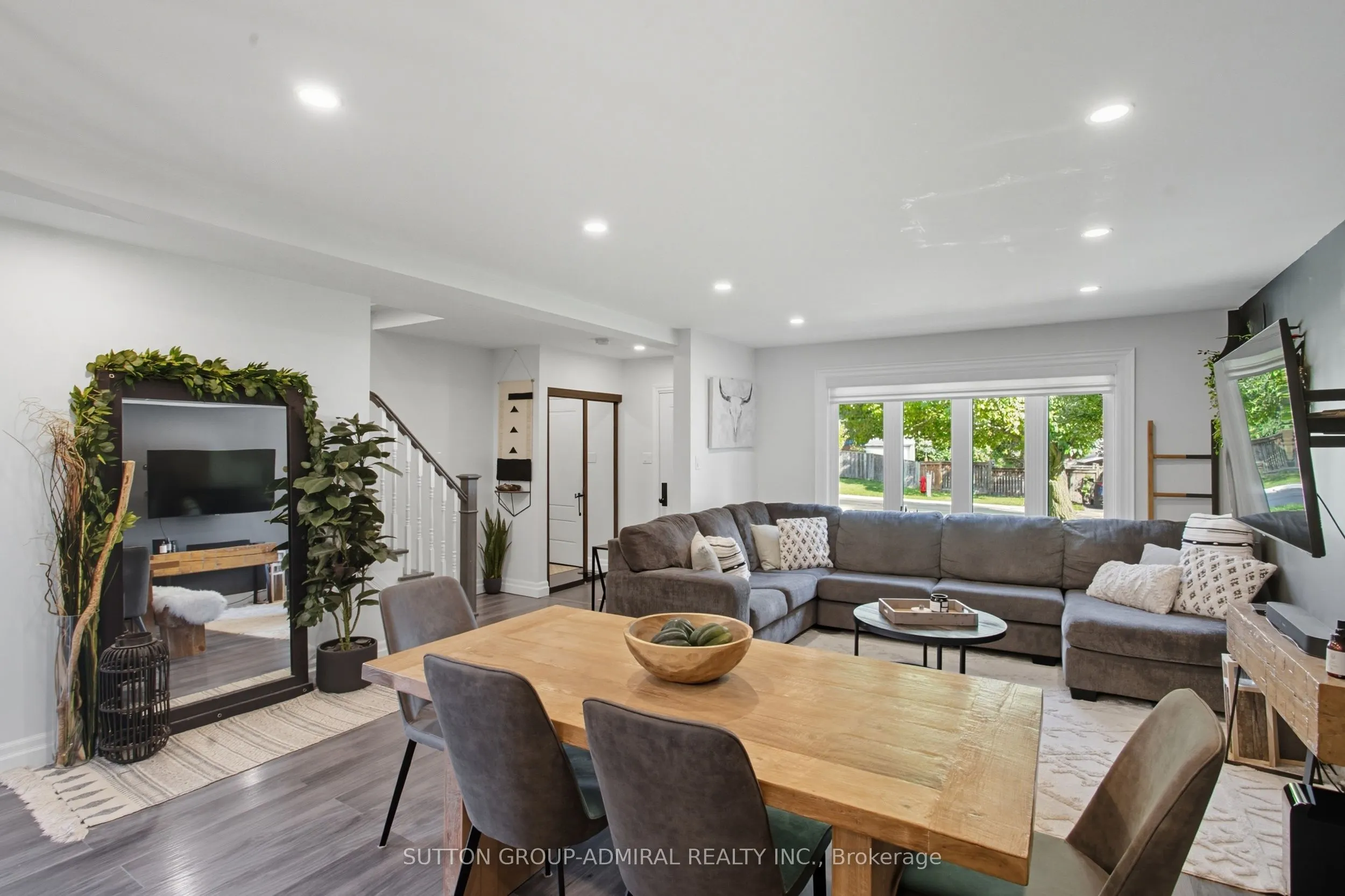 182 Talbot Crescent