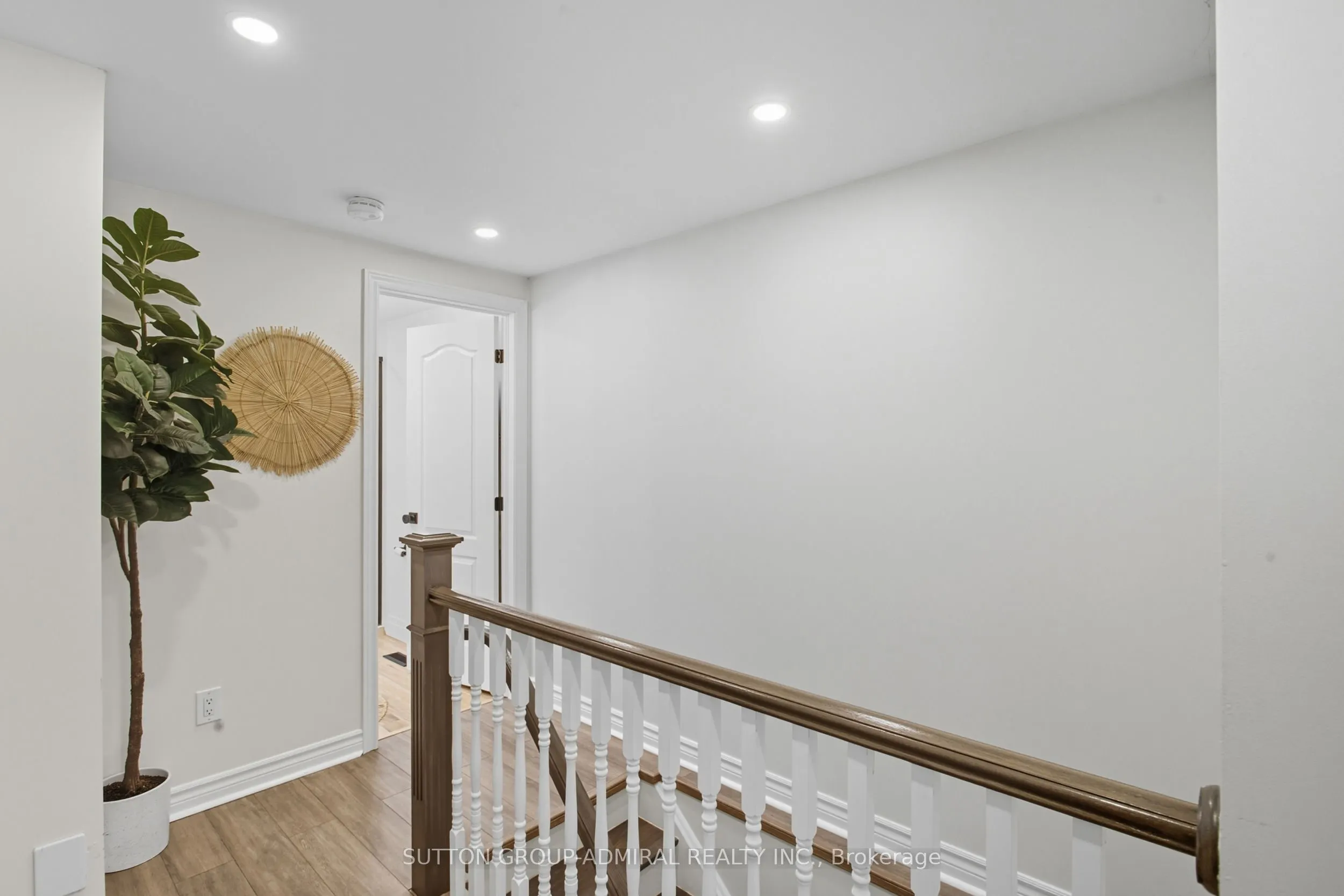 182 Talbot Crescent