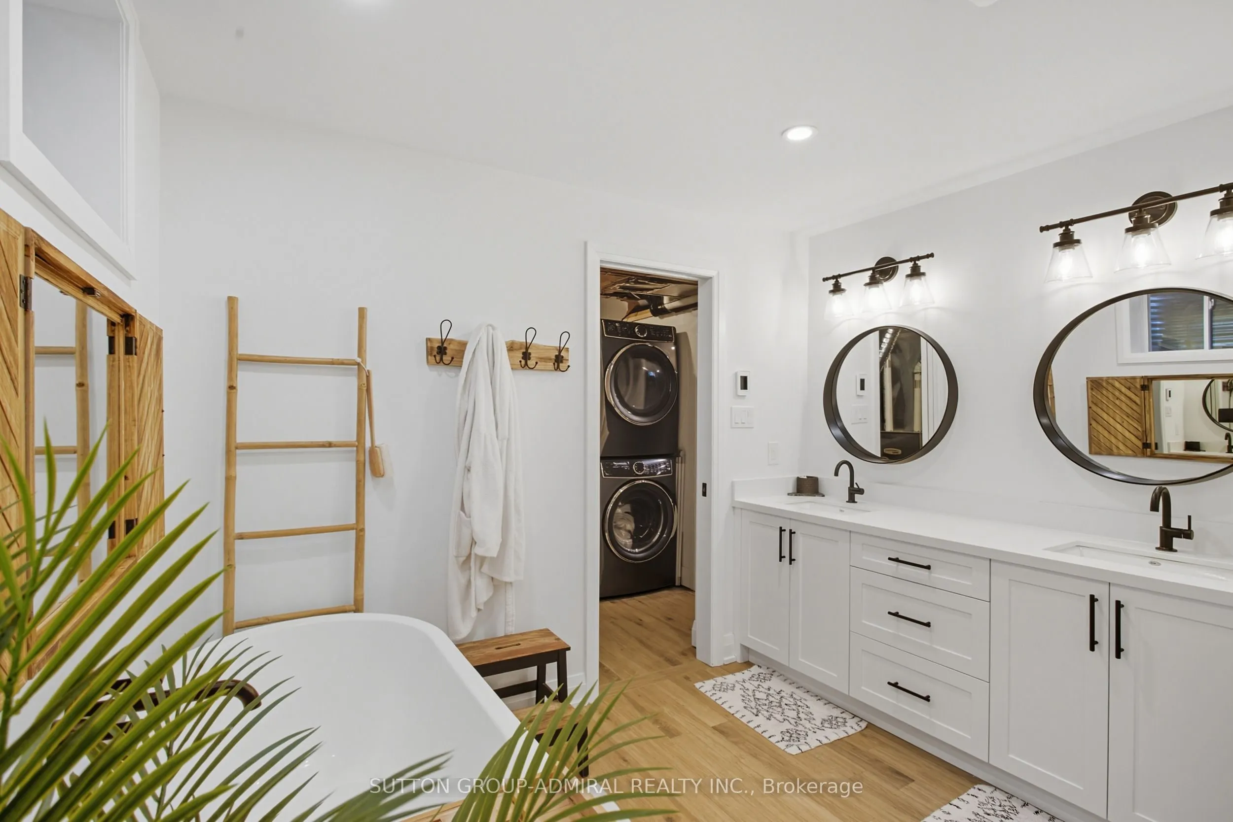 182 Talbot Crescent