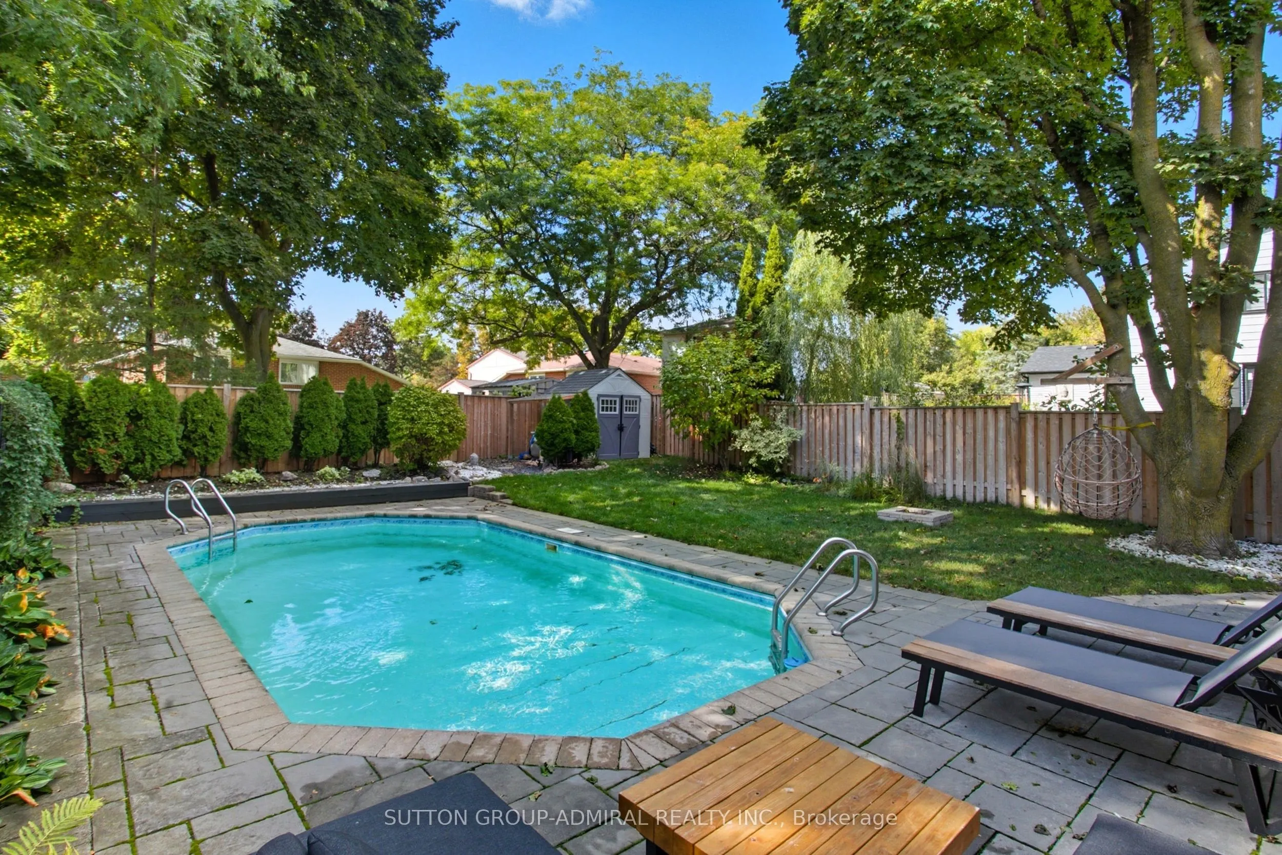 182 Talbot Crescent