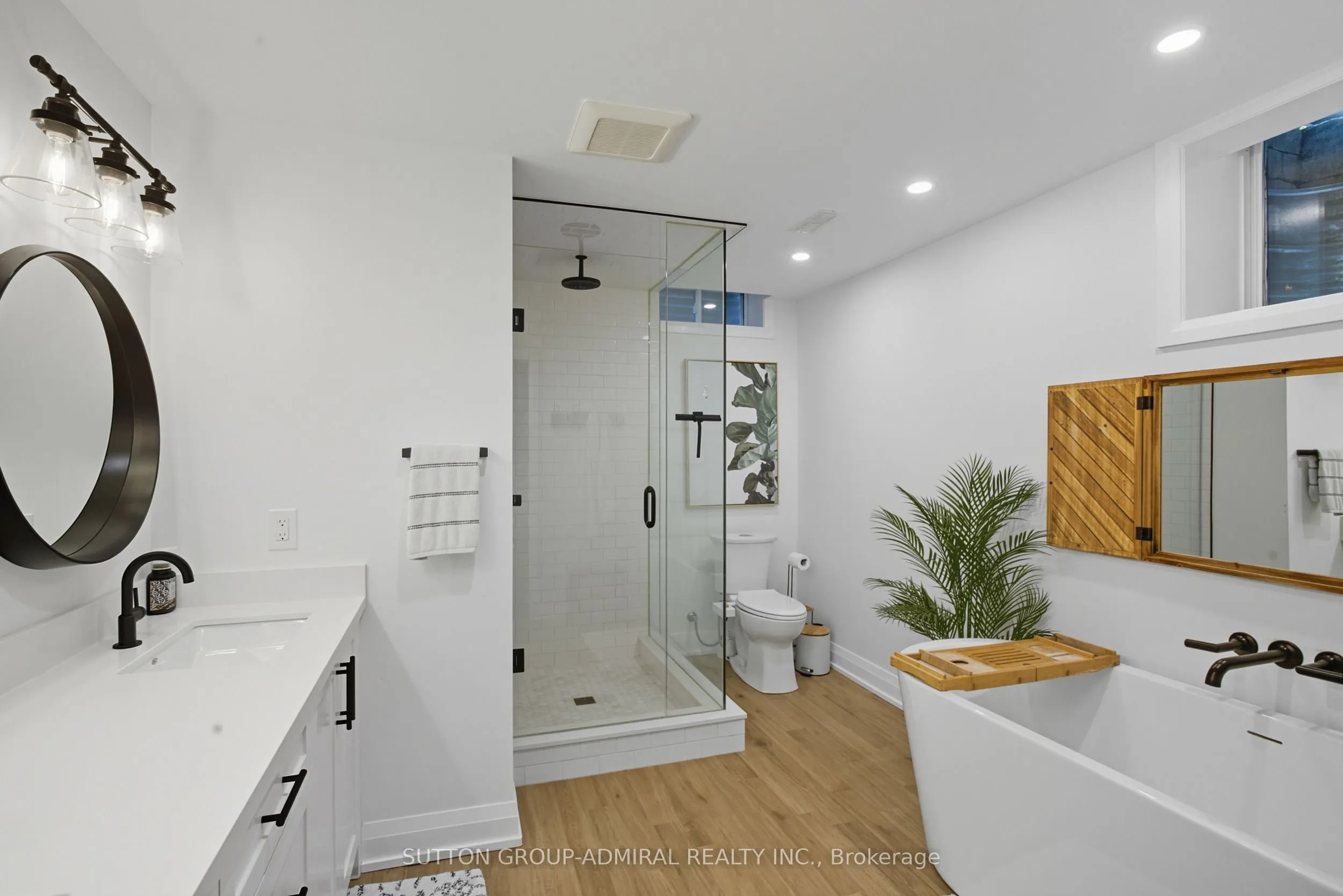 182 Talbot Crescent